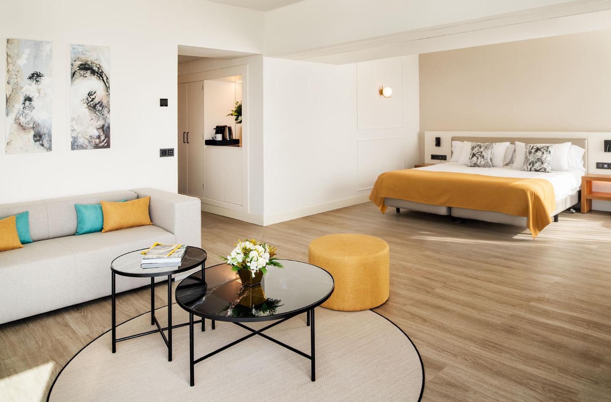Suite with Sea View - Photo 6