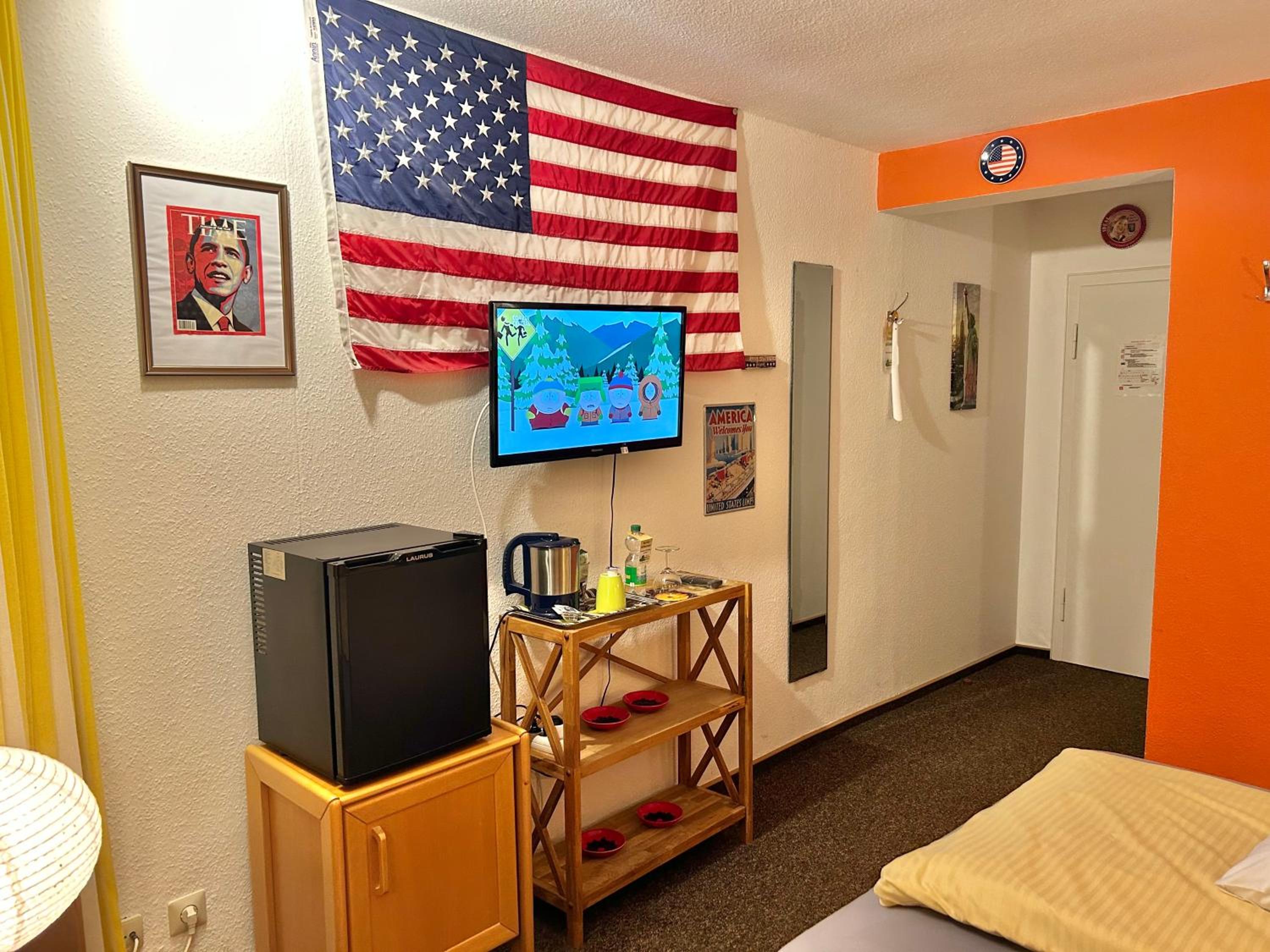 Economy Single Room with Balcony photo 3