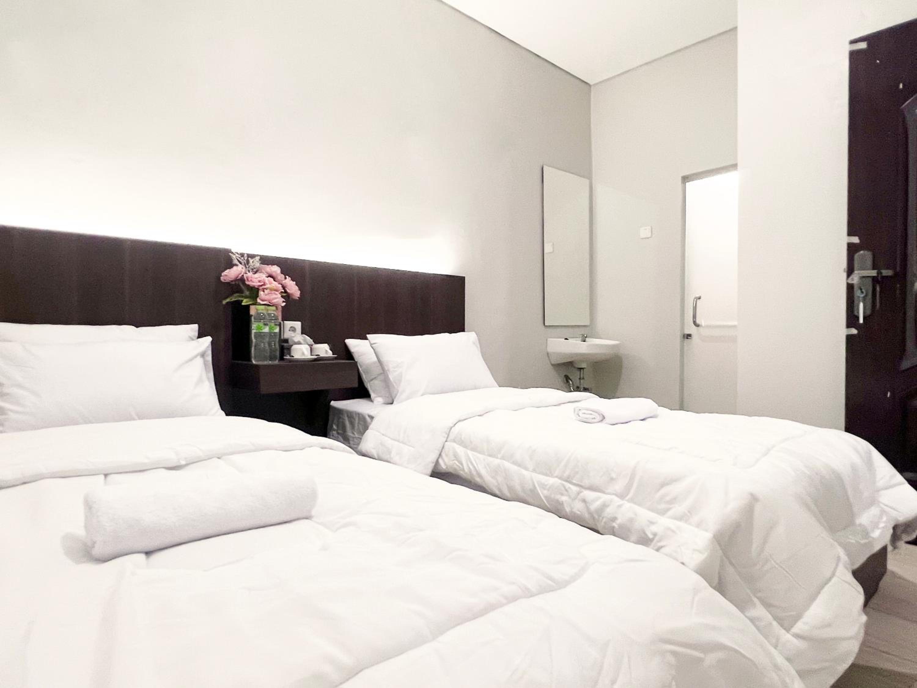 Standard Twin Room photo 3