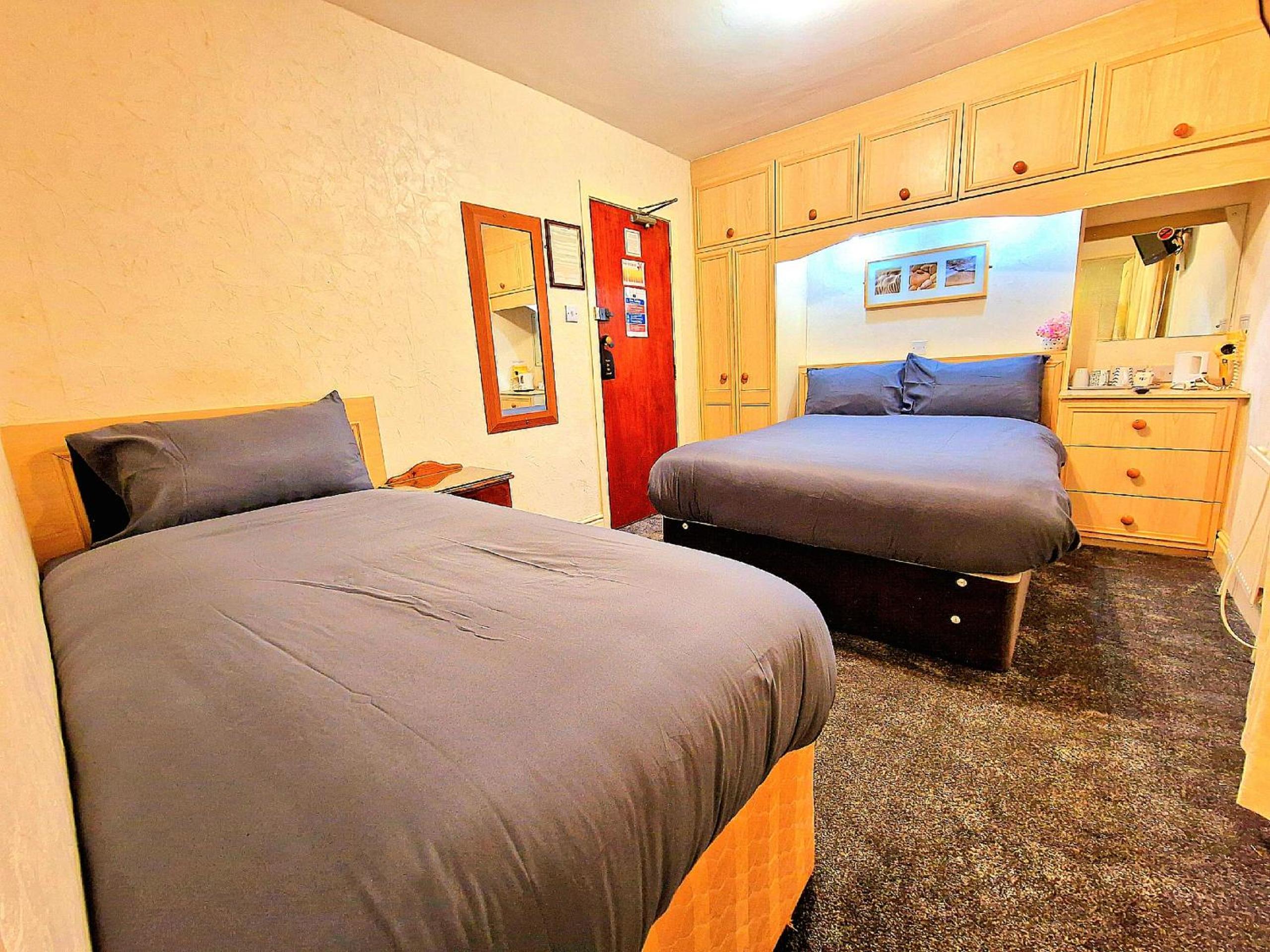Standard Triple Room - Photo 7