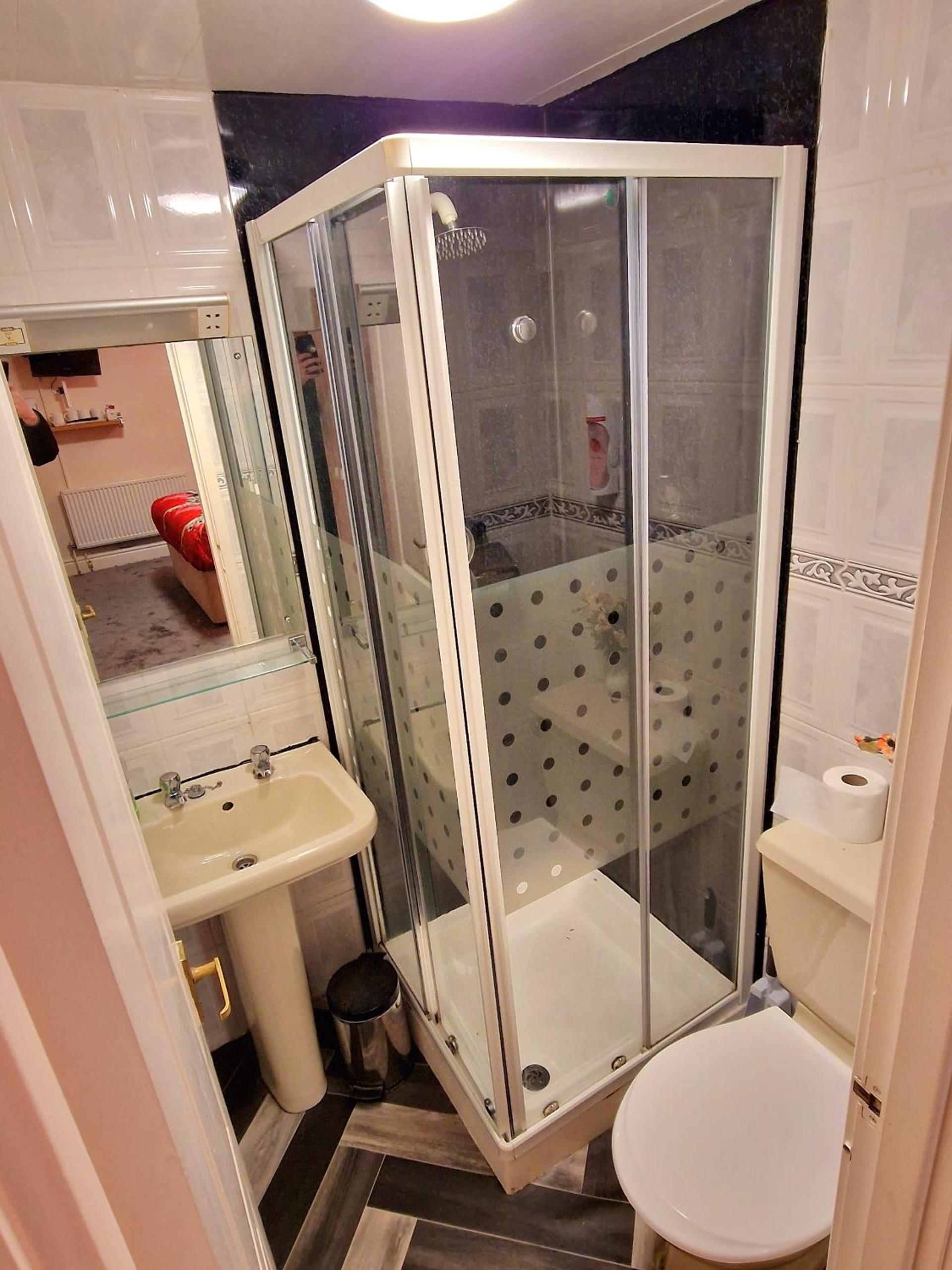 Standard Quadruple Room - Photo 3