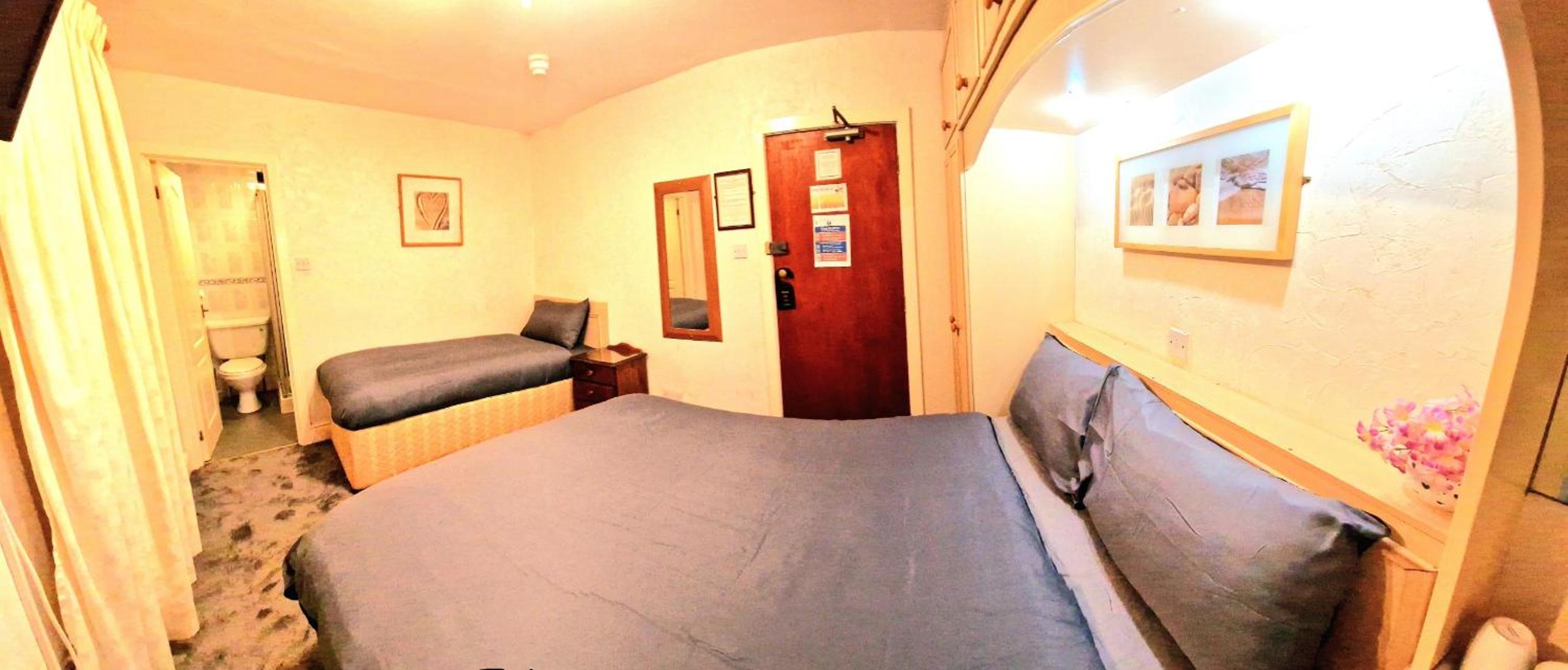 Standard Triple Room - Photo 2