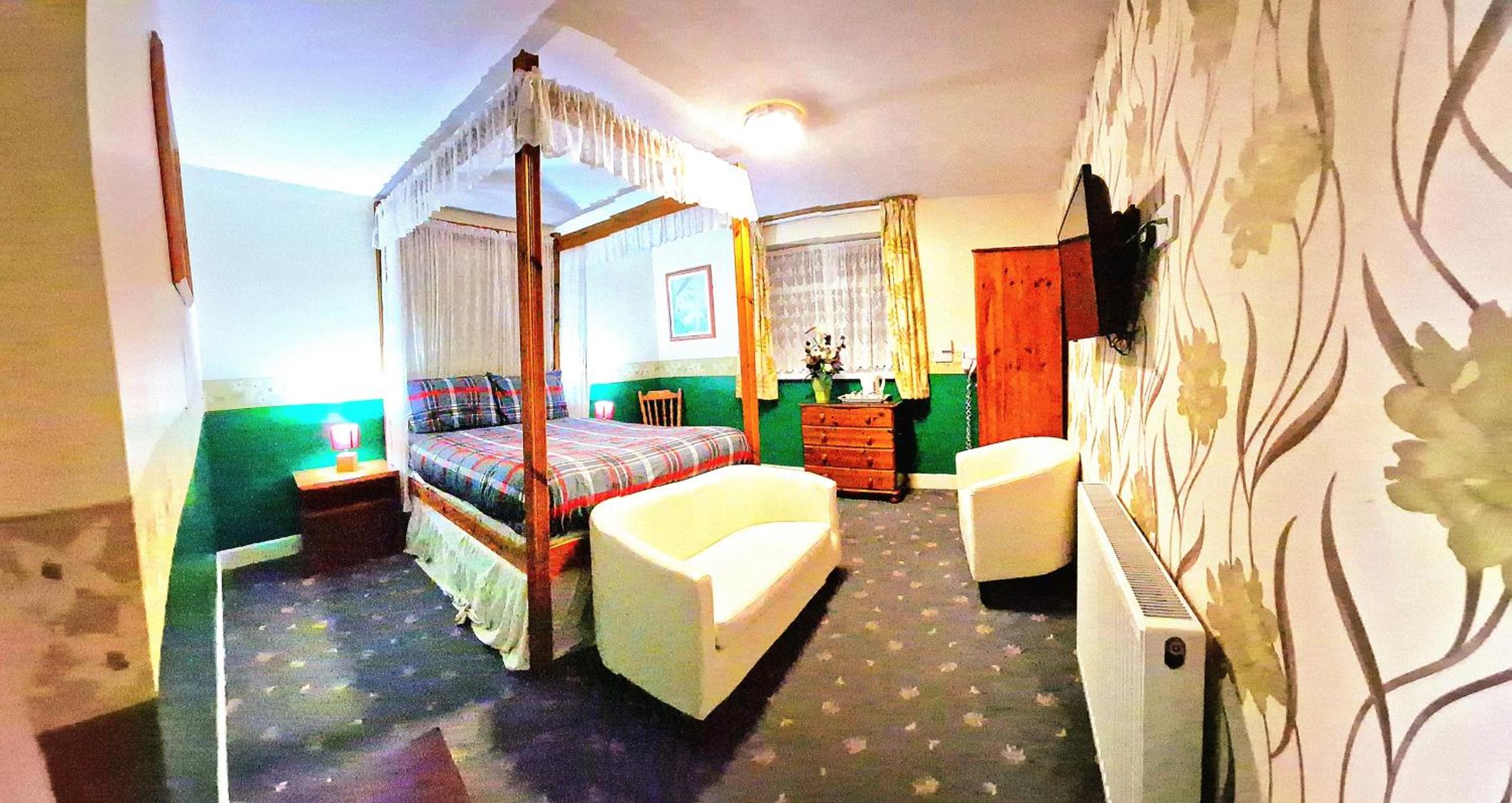 Large Double Room - Photo 4