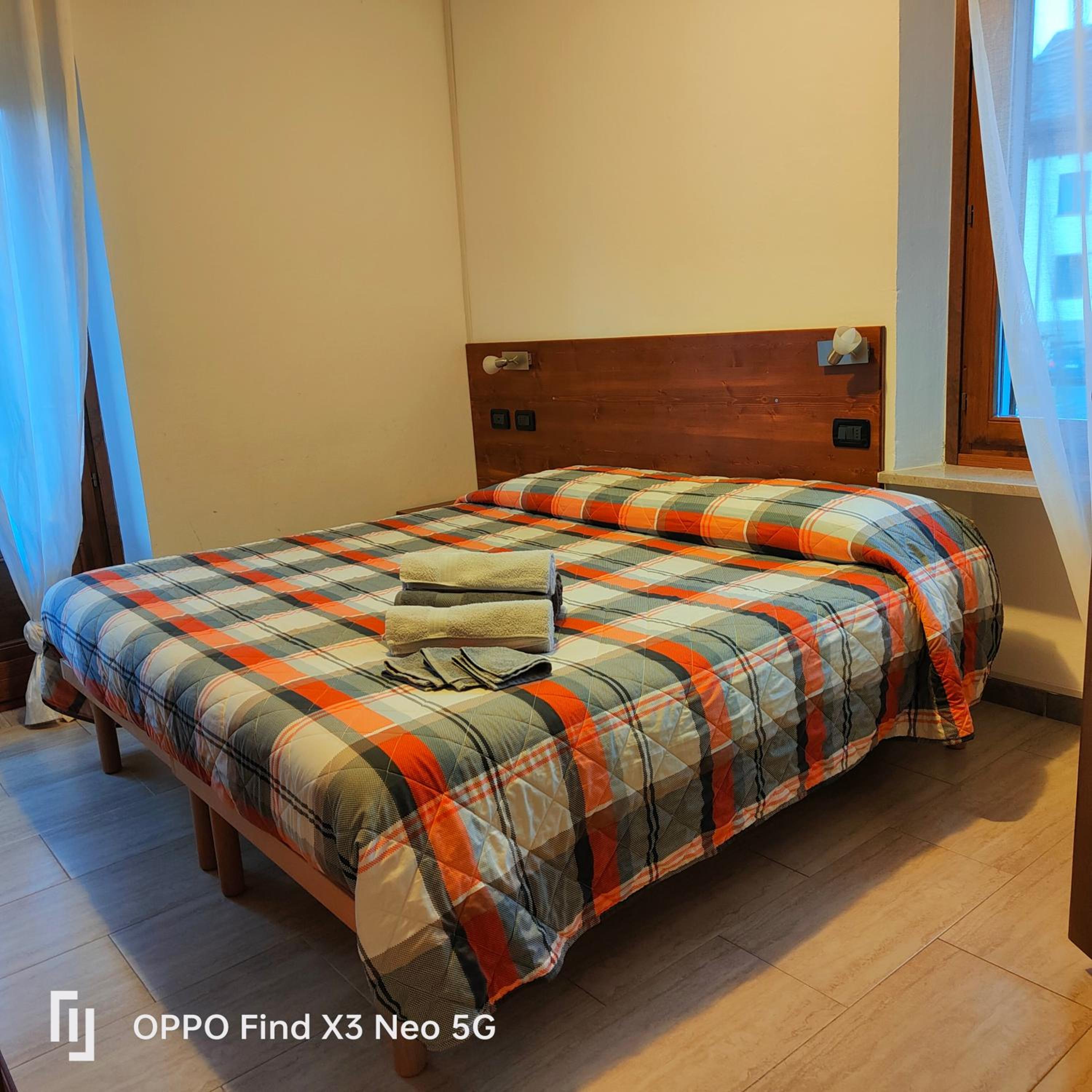 King Room with Balcony - Photo 2