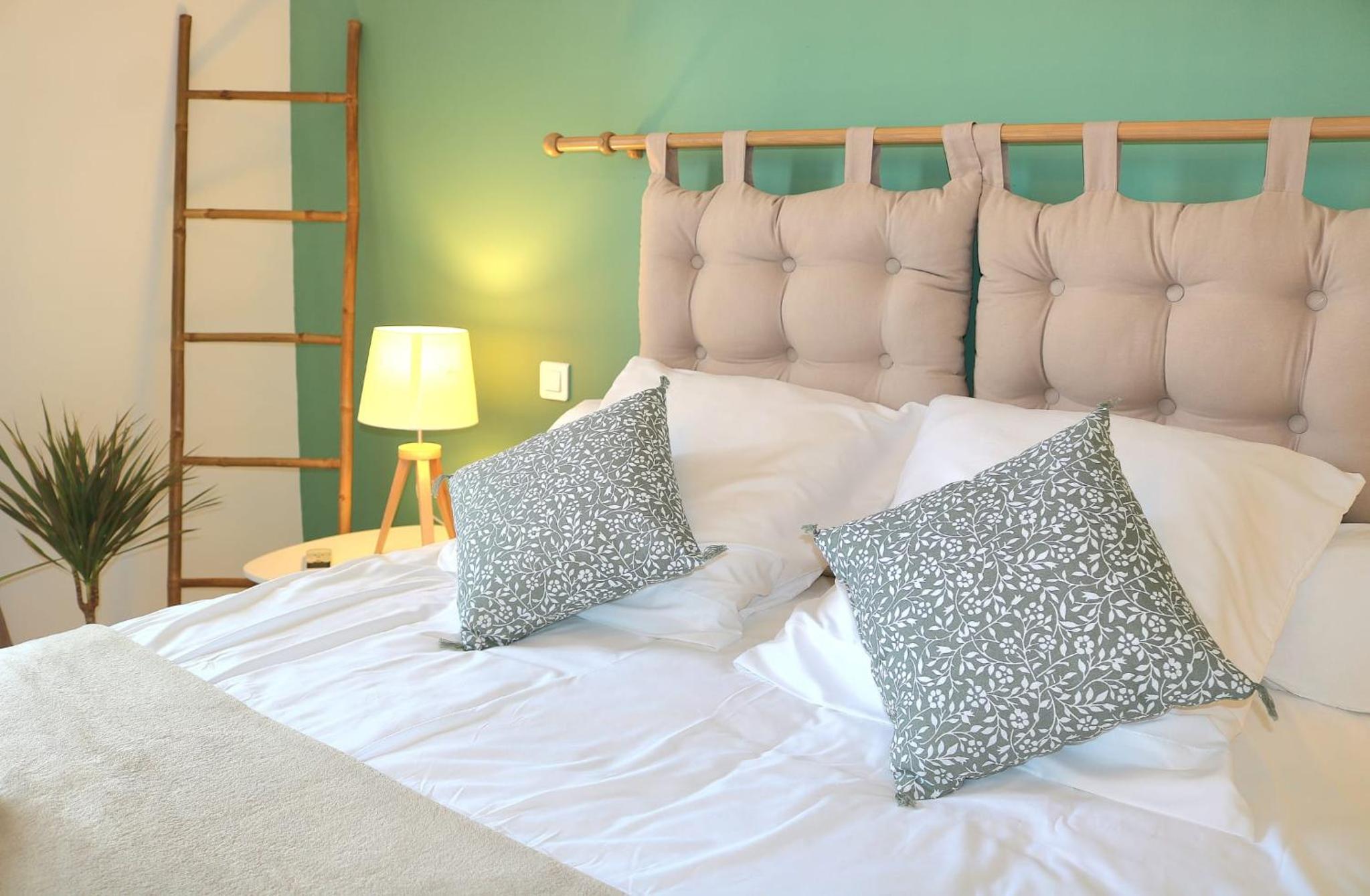 Queen Room photo 2