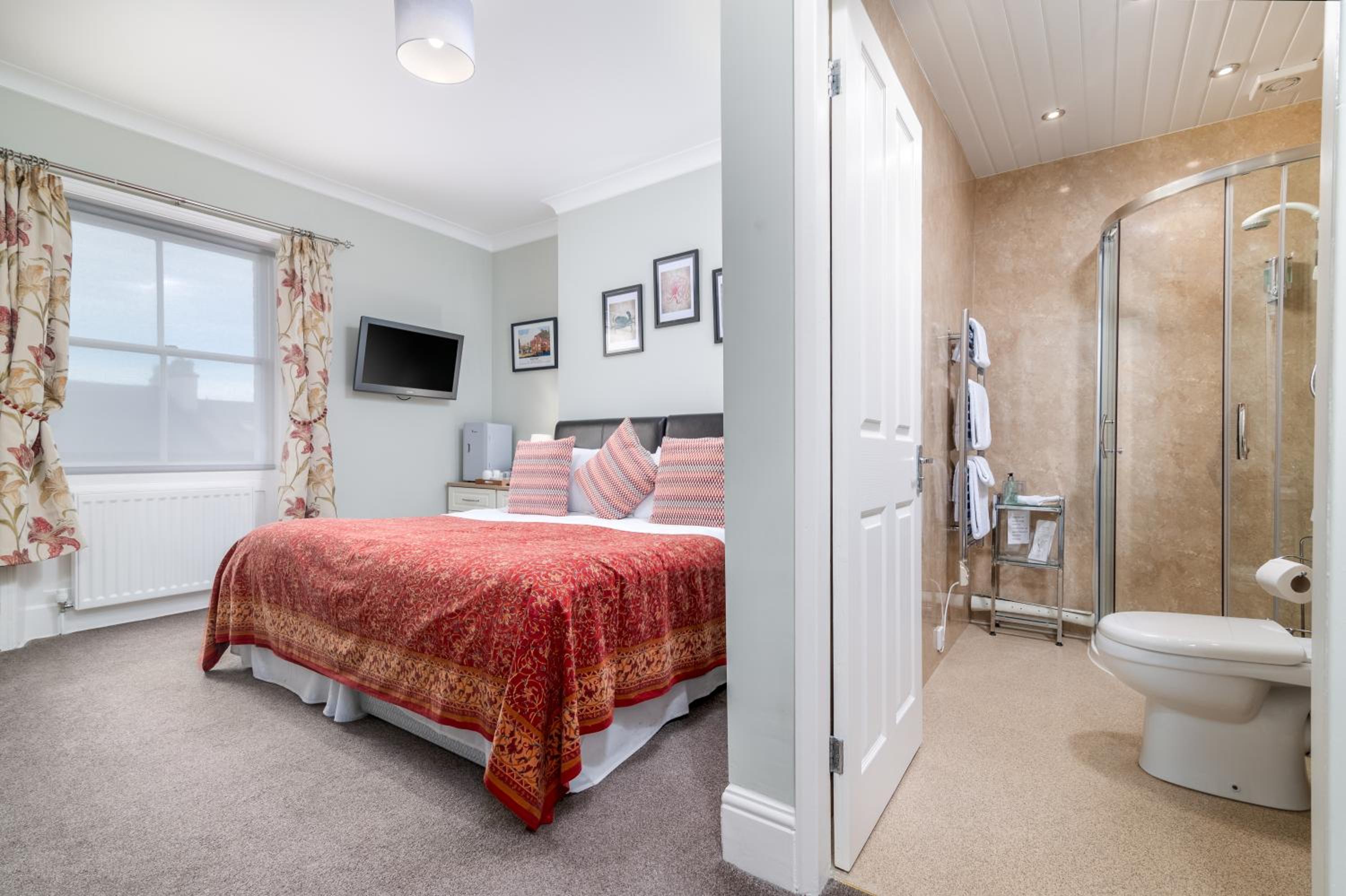 Superior Deluxe Double or Twin Room  photo 2