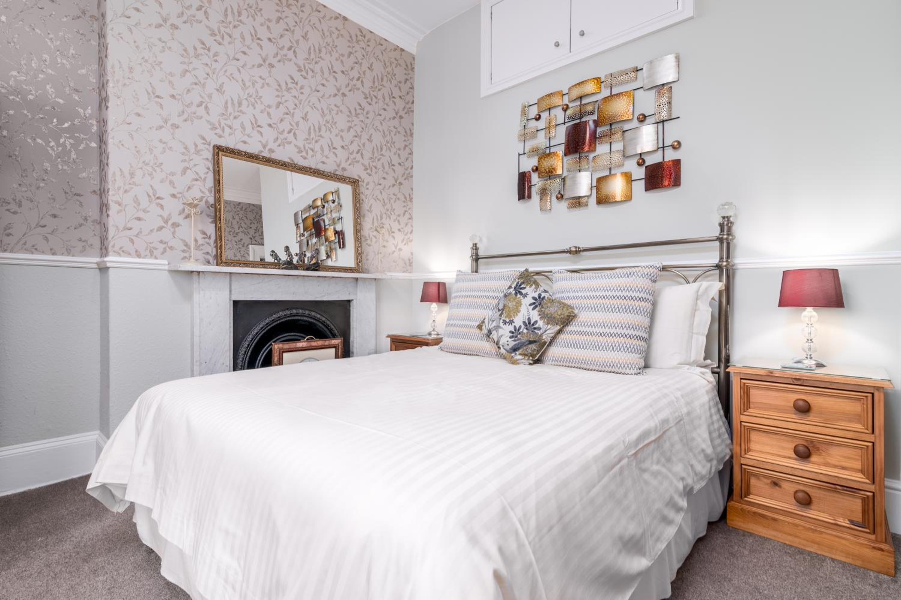 Deluxe King Room photo 1