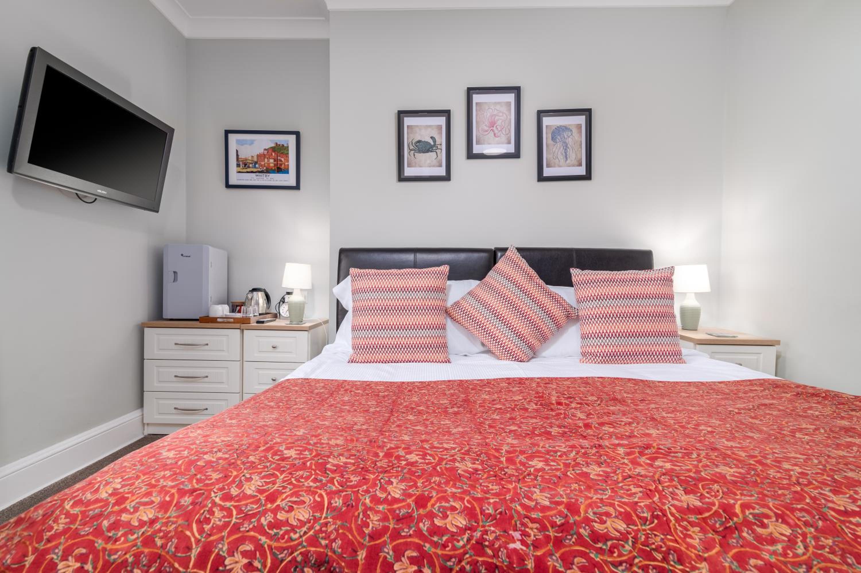 Superior Deluxe Double or Twin Room  photo 1