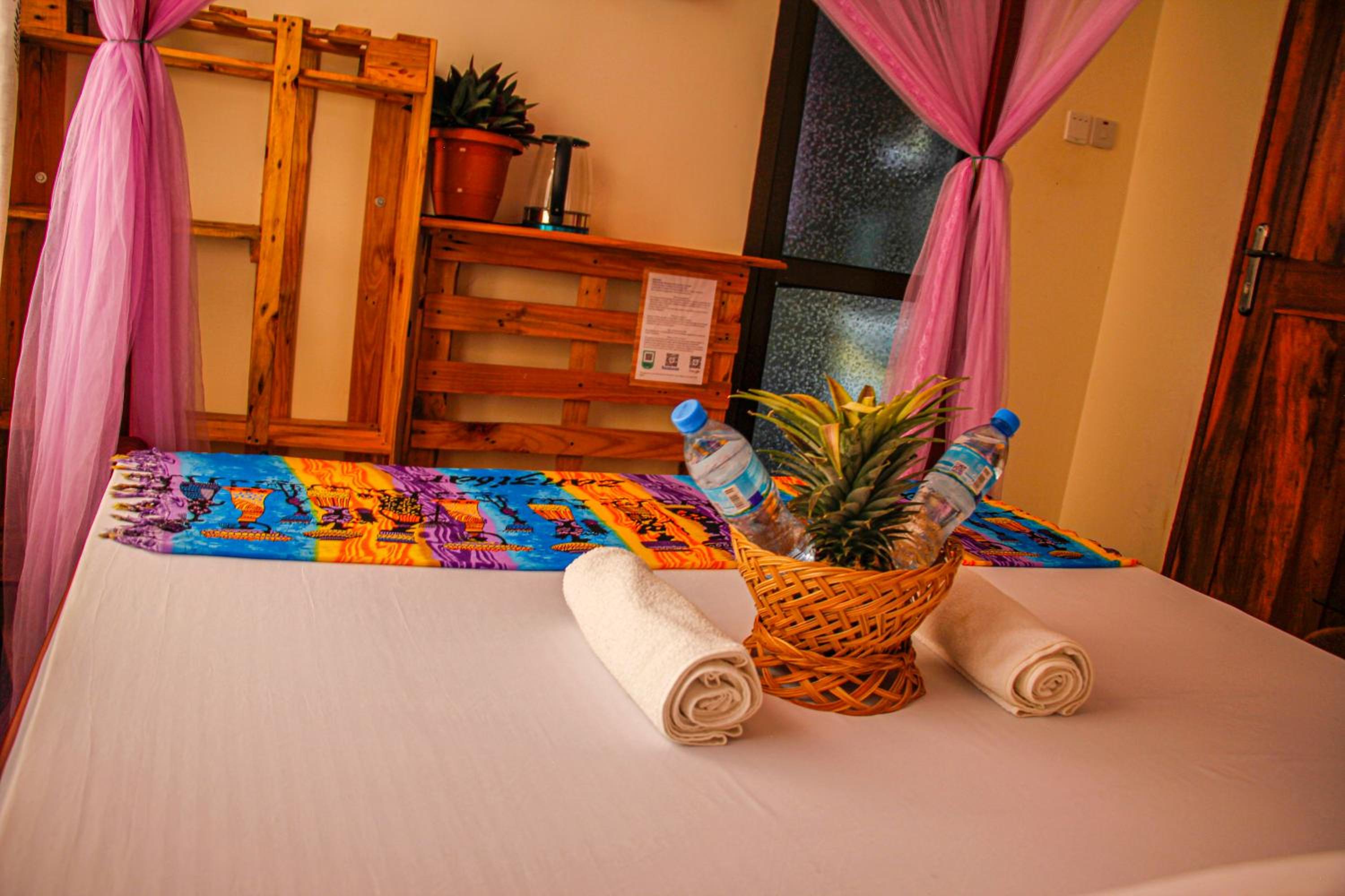 Economy Double Room photo 3