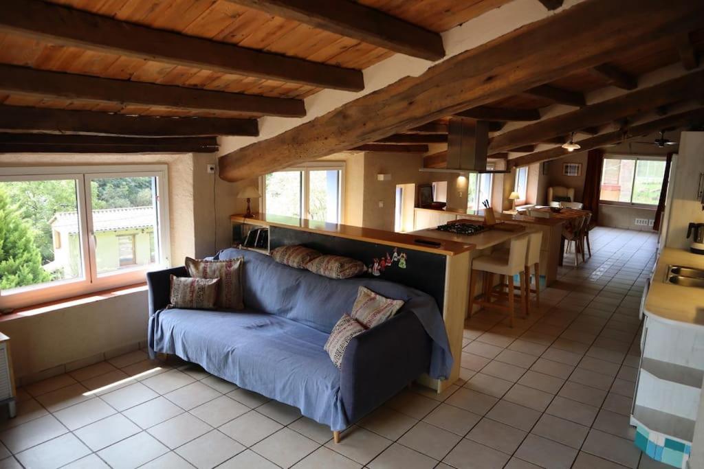 Casa de cuatro habitaciones