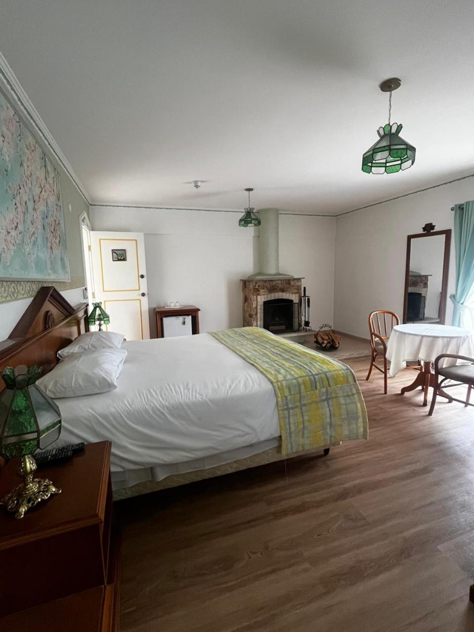 King Room with Mountain View