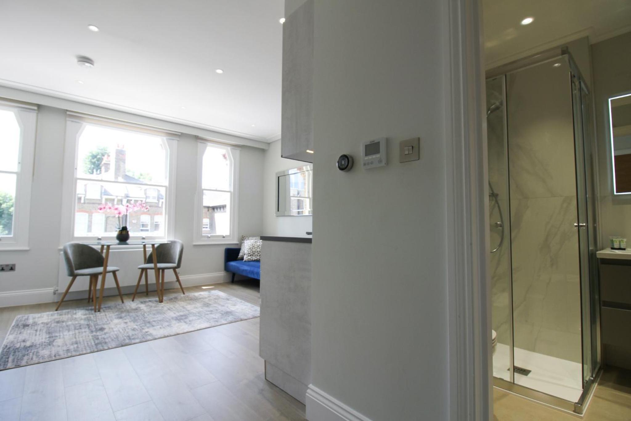 Deluxe Apartment photo 2