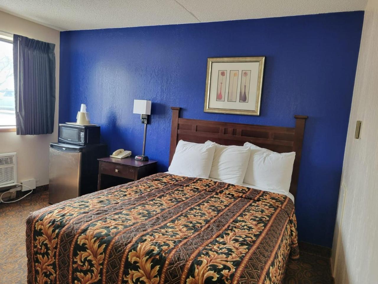Single Room with Private Bathroom photo 3