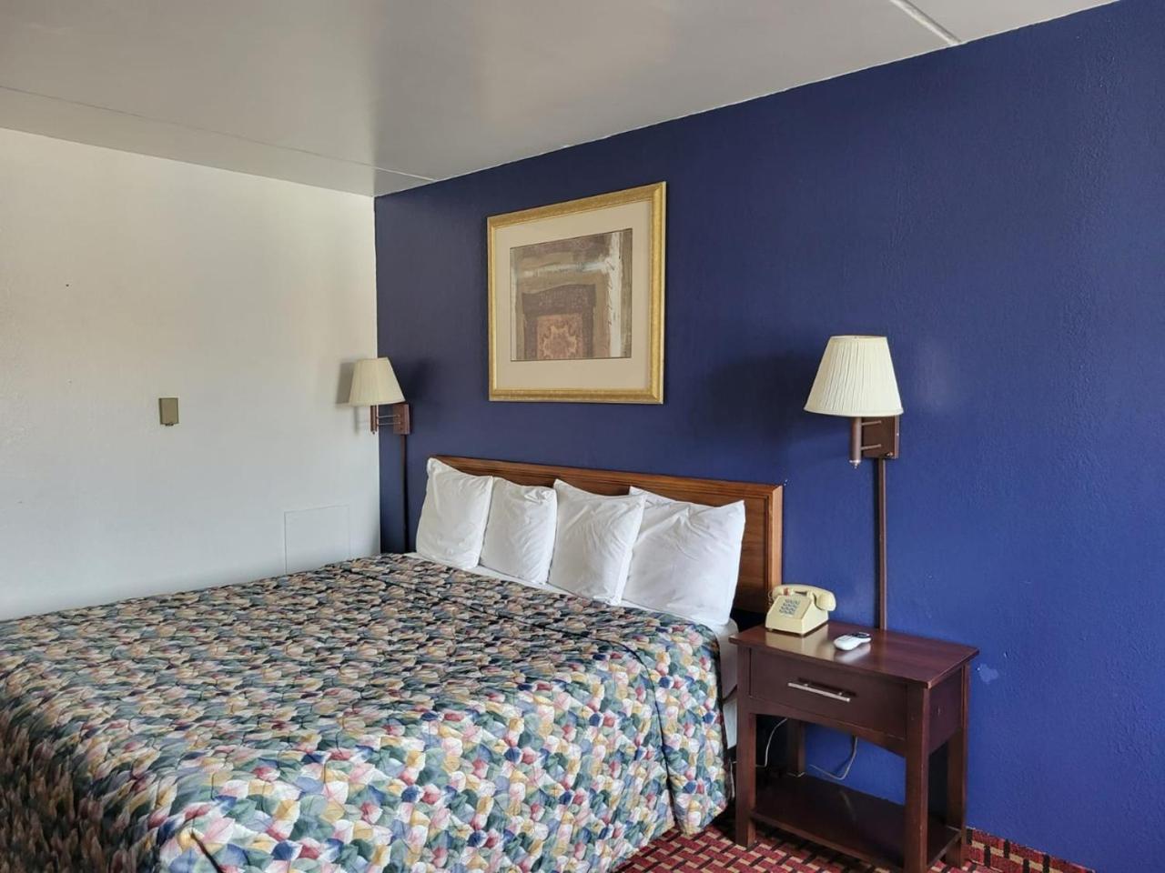 Single Room photo 2