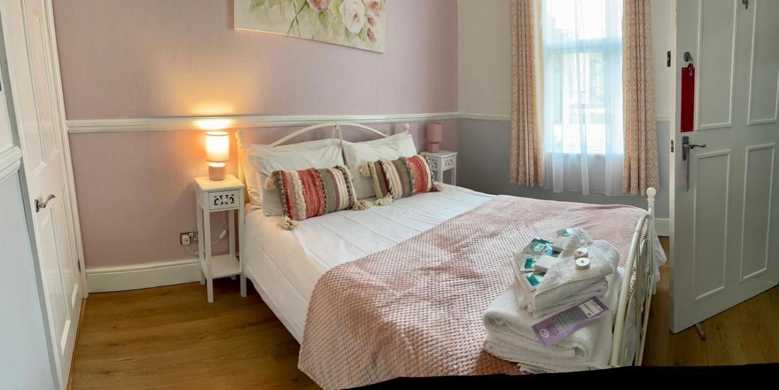 Deluxe Double Room with Shower