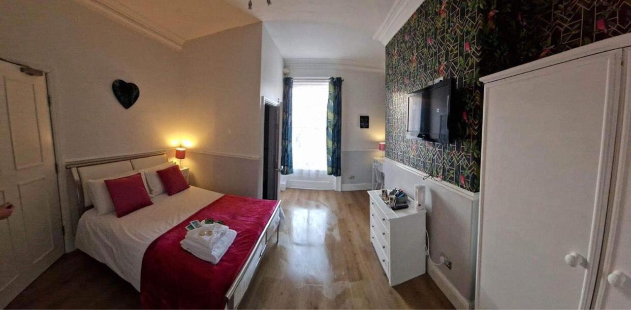 Deluxe Double Room with Shower