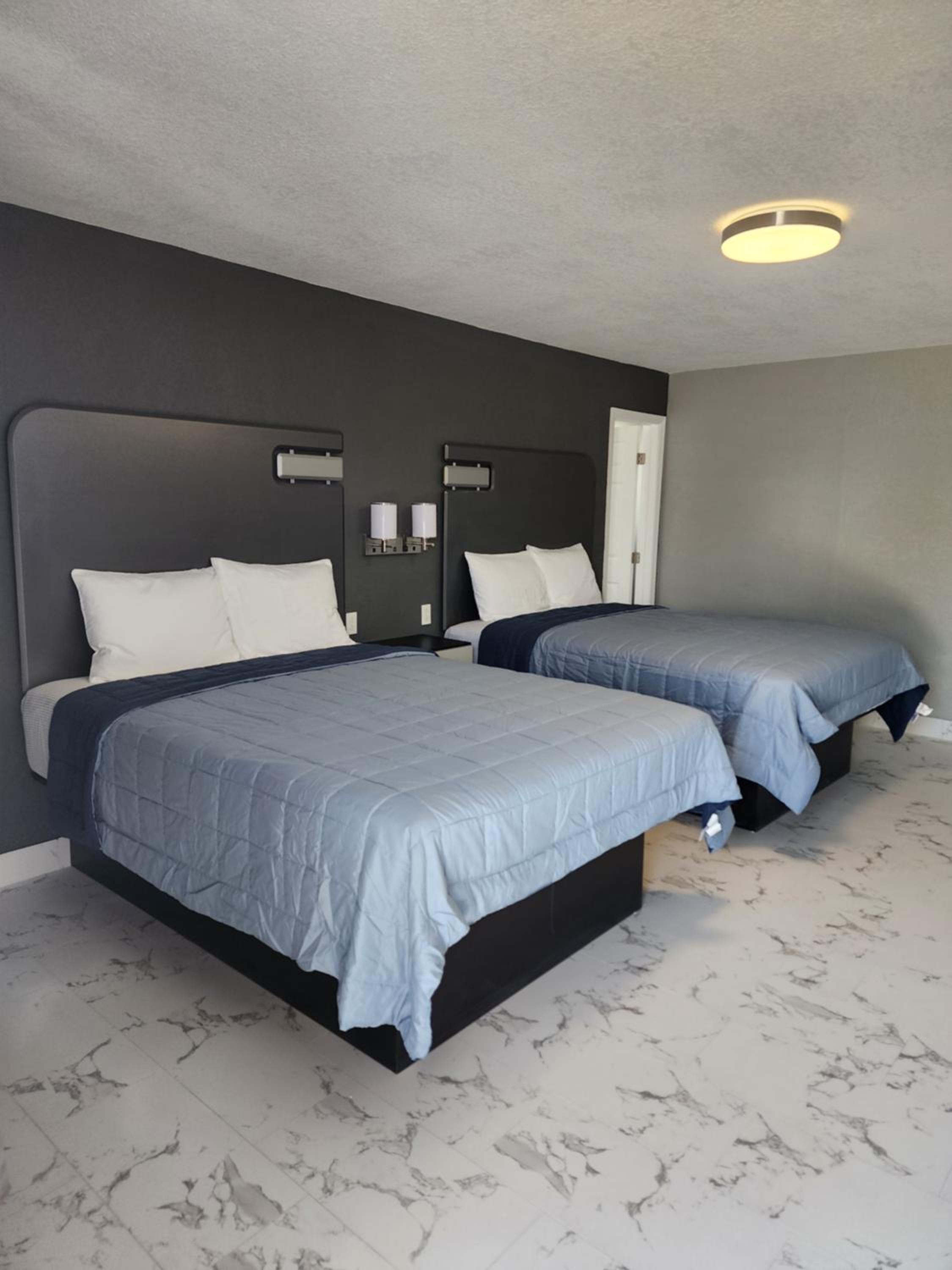 Standard Queen Room photo 3