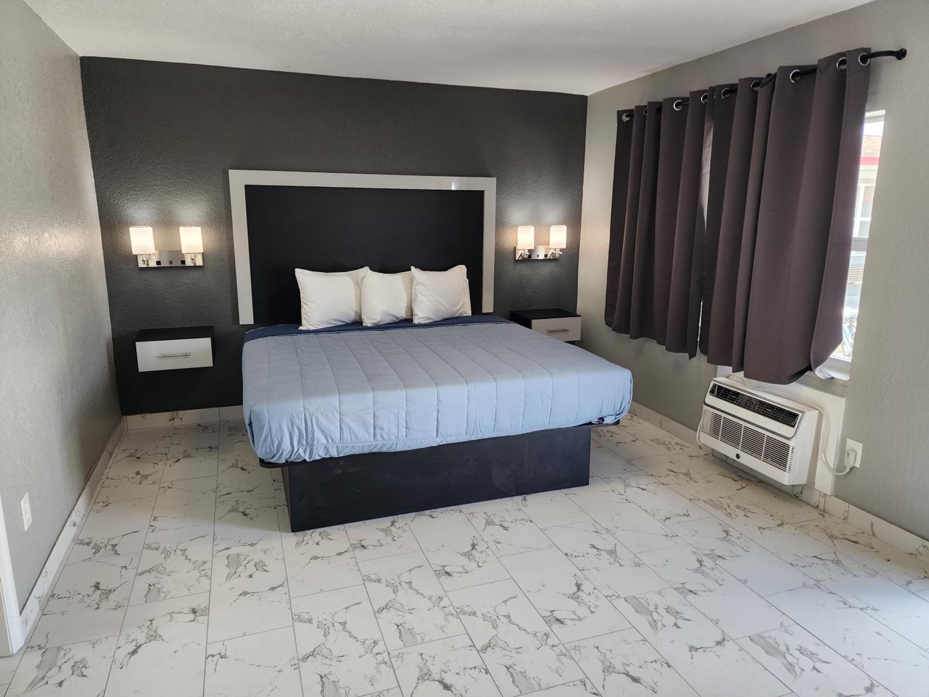 Standard Queen Room photo 2