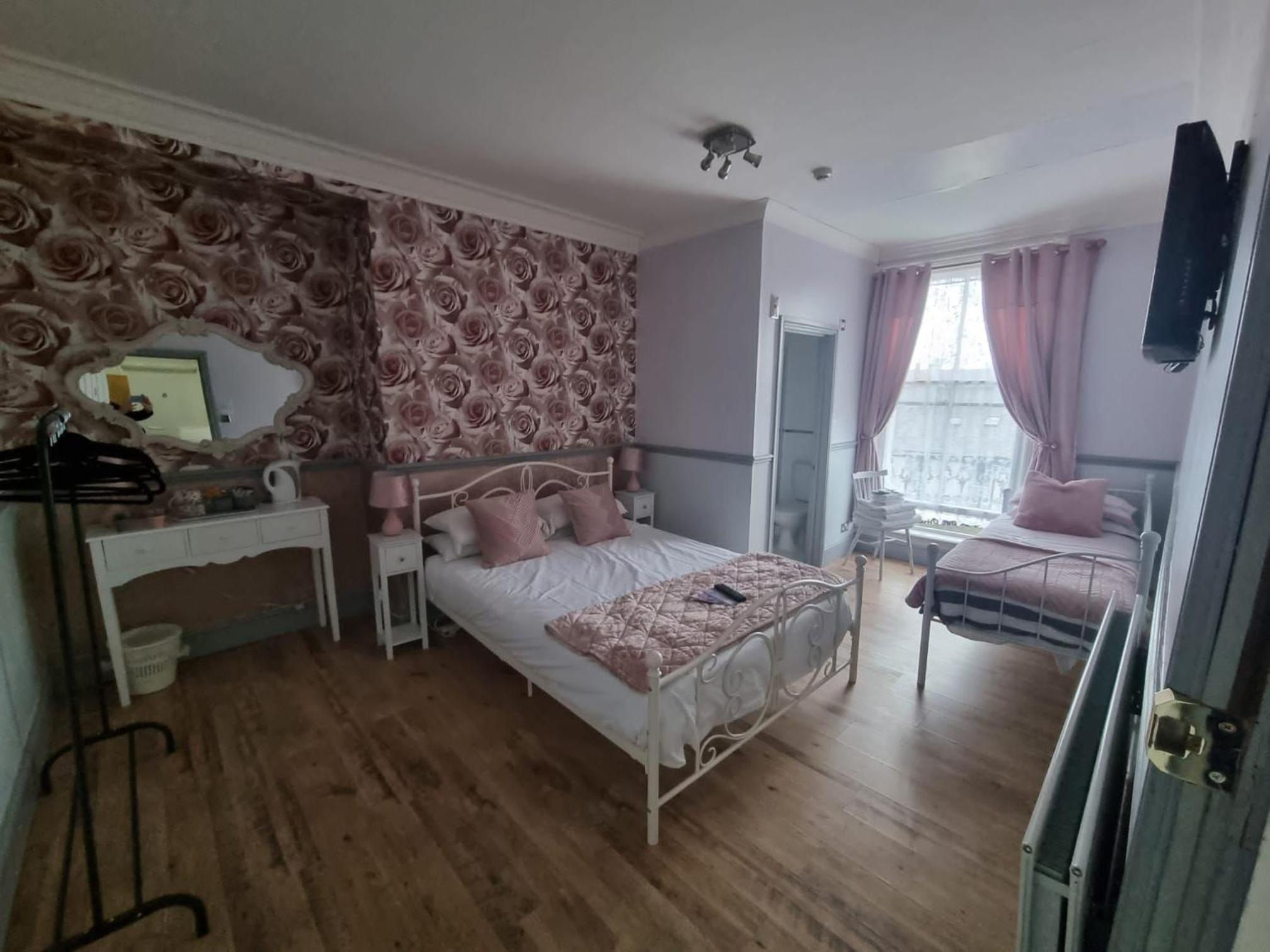 Deluxe Double Room with Extra Bed