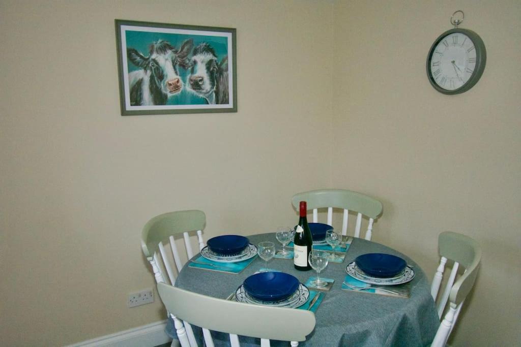 Two-Bedroom House photo 2