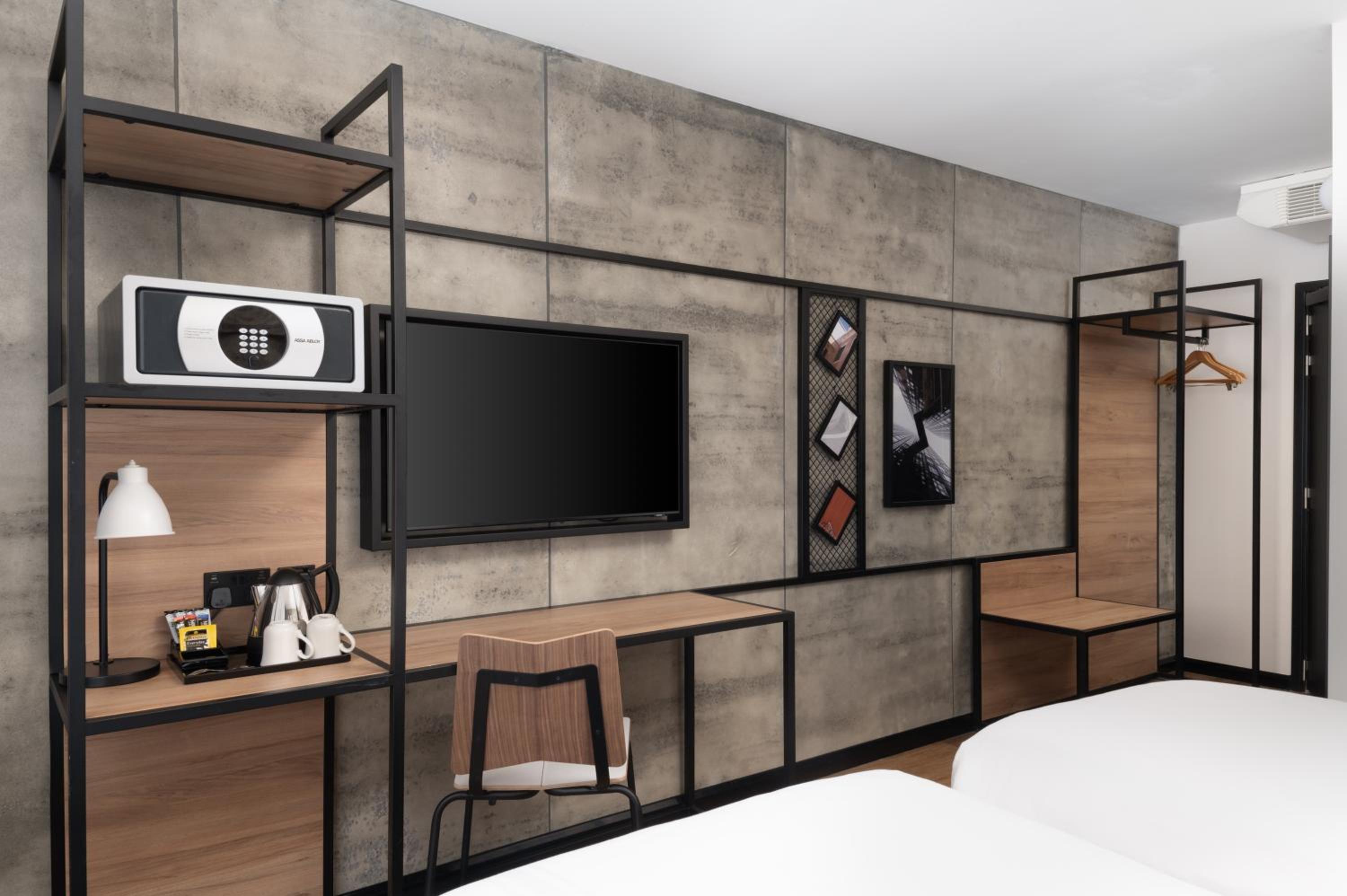 Newly Refurbished - Standard Twin Room photo 1