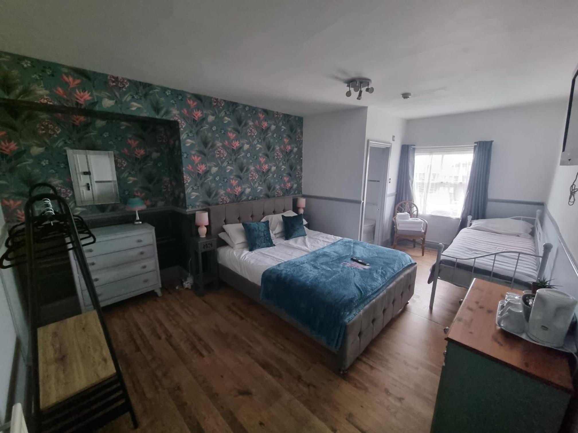 Deluxe Double Room with Extra Bed