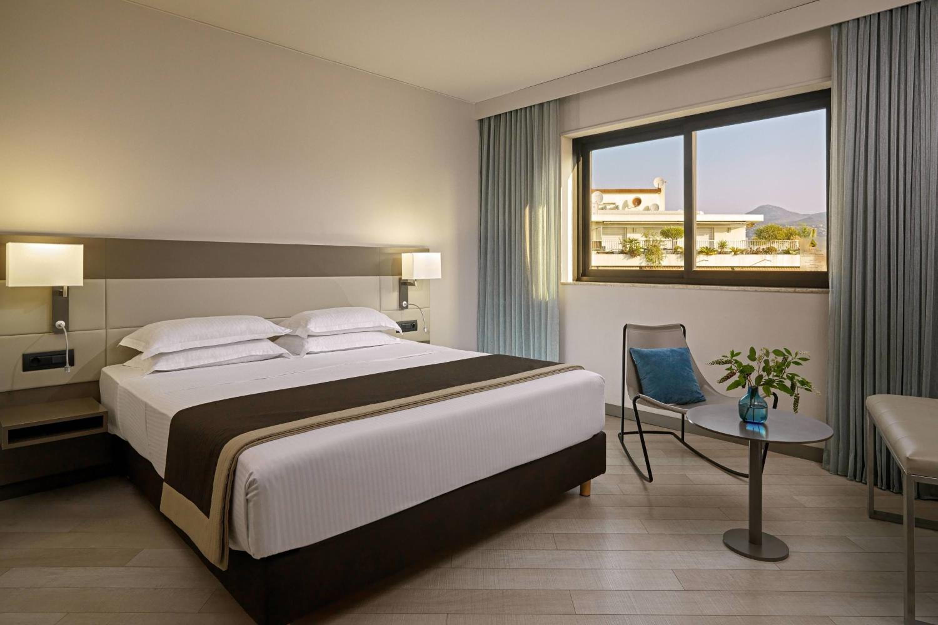 Junior Suite with City View