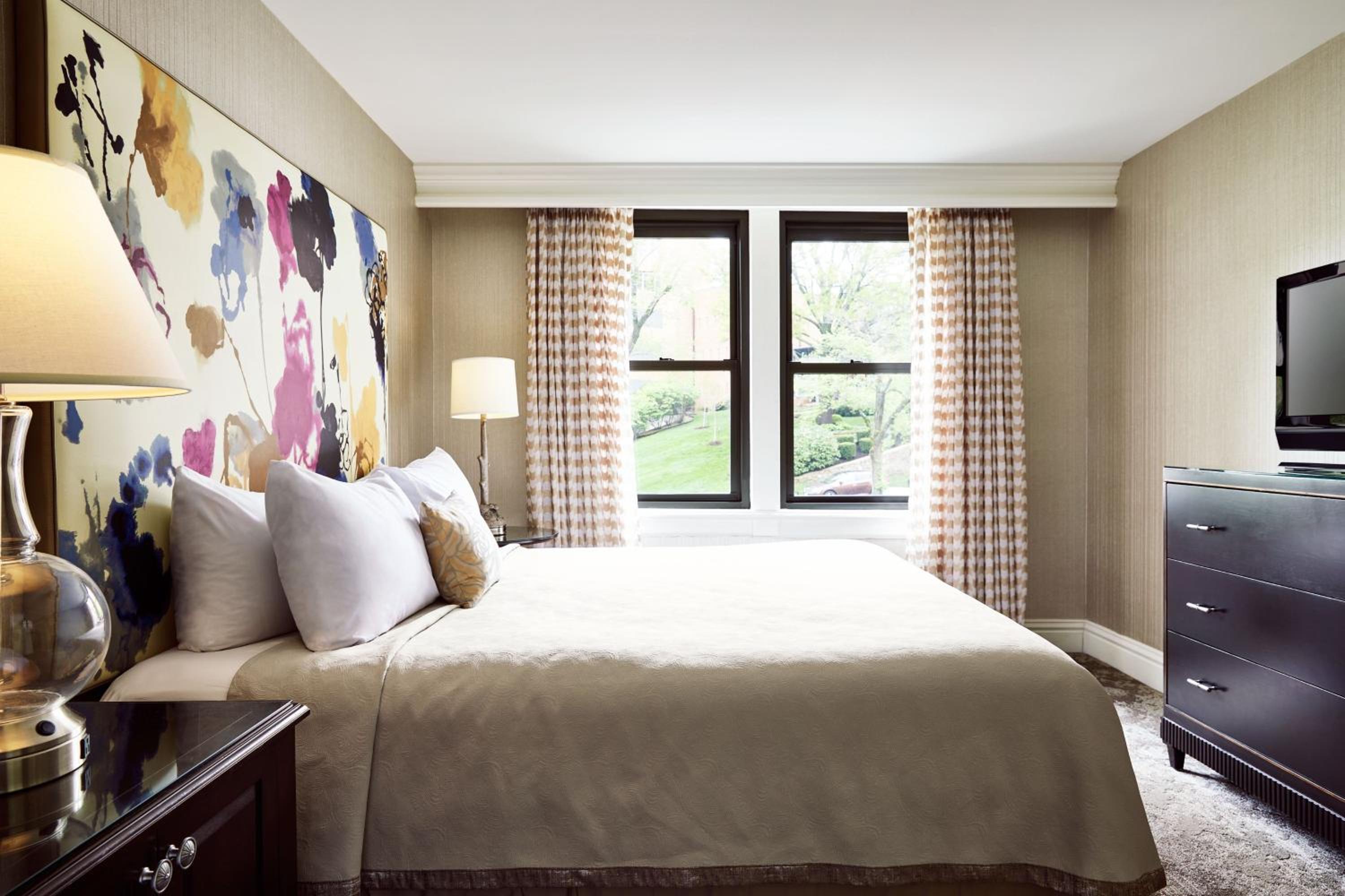 King Suite with Sofa Bed - Photo 6