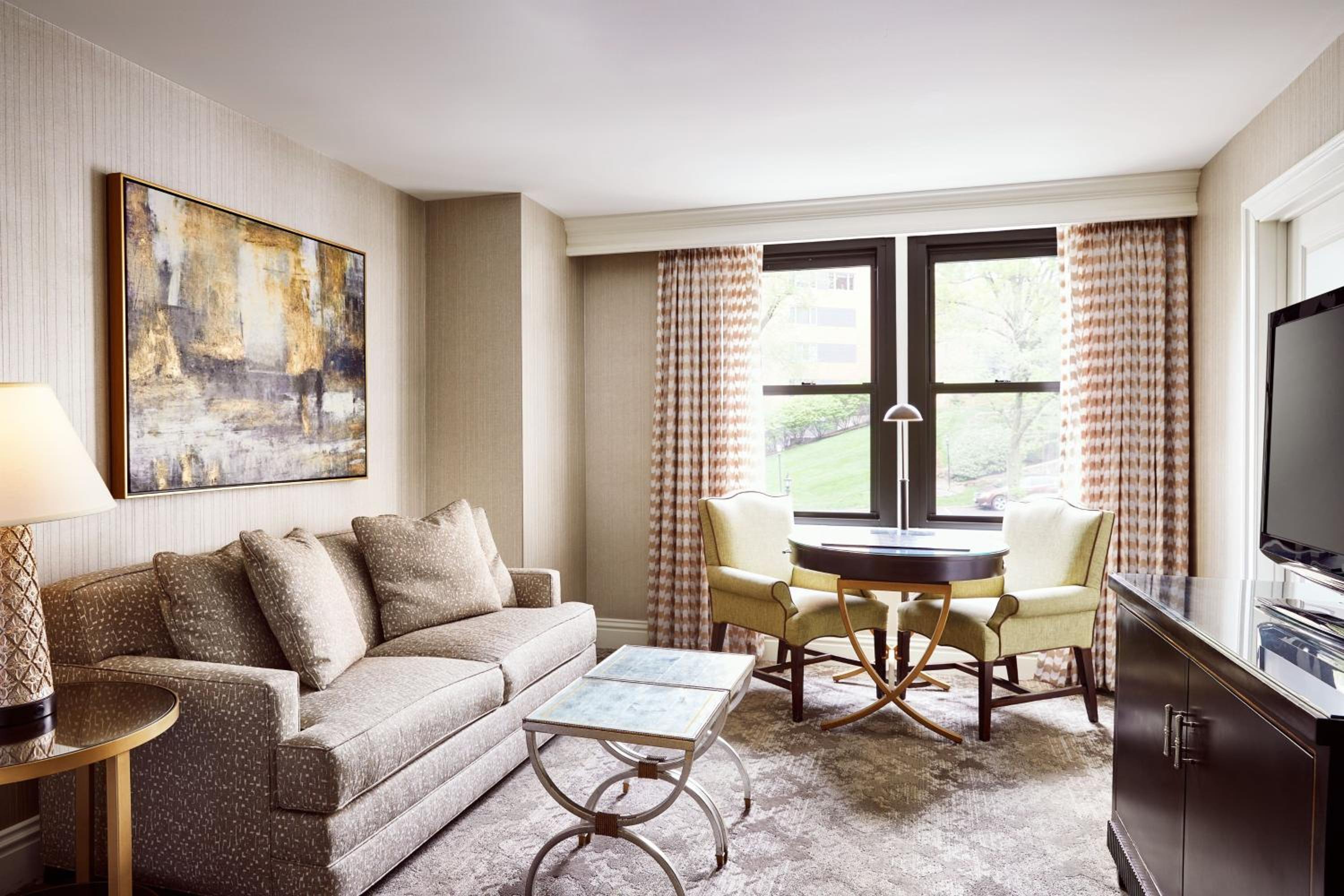 King Suite with Sofa Bed at The Raphael Hotel, Autograph Collection in Kansas City