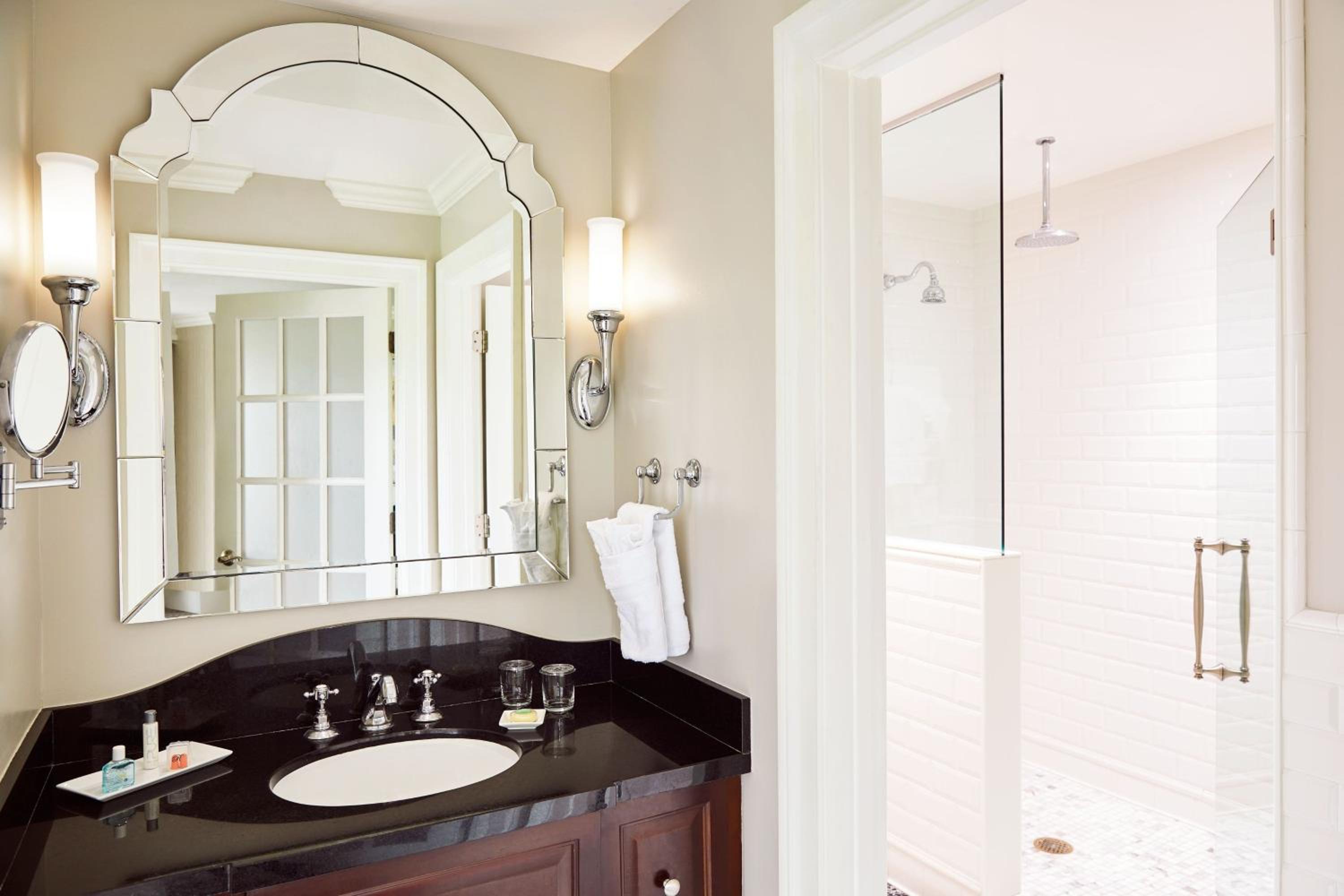 Premier Suite - Photo 4