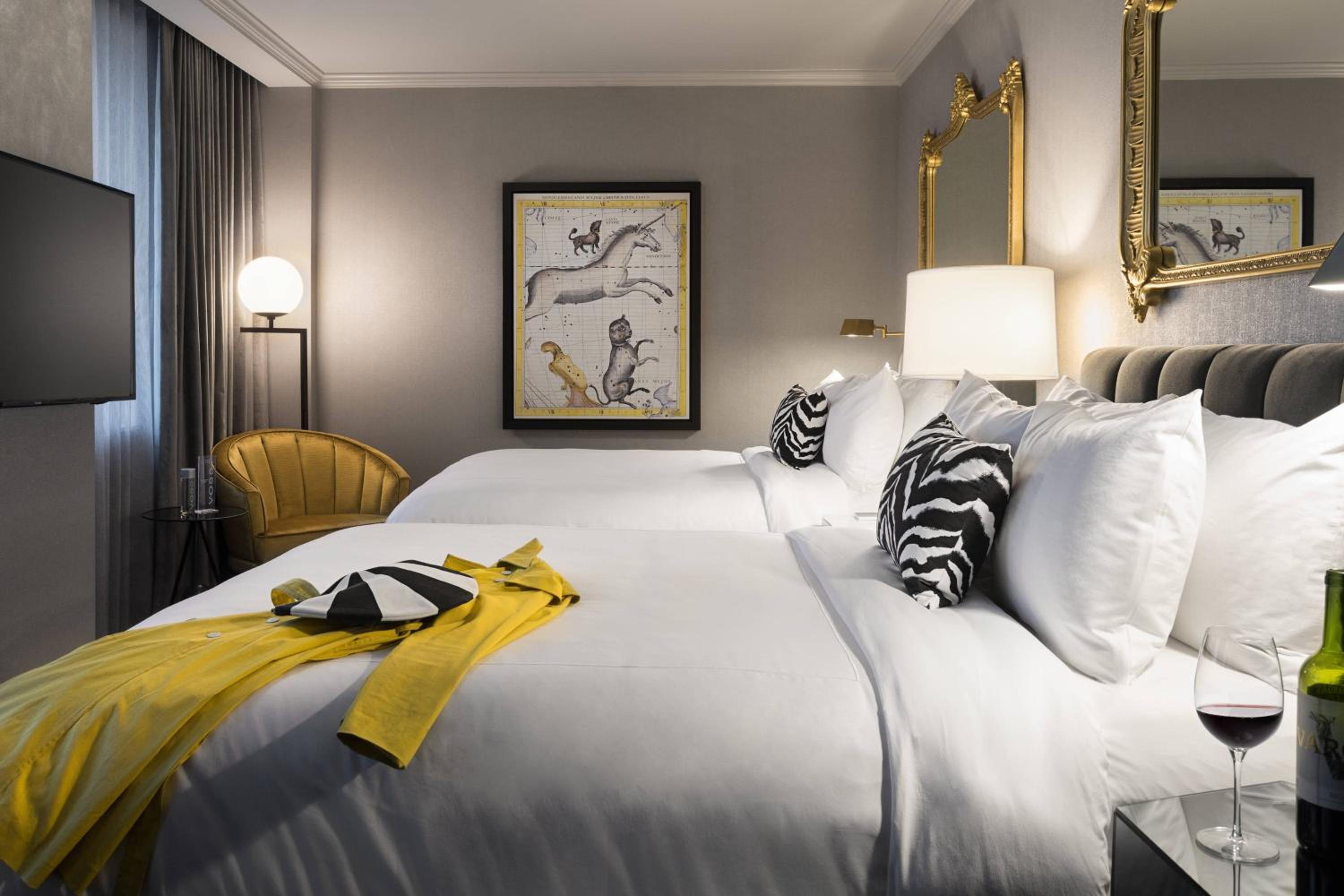 Guest room, Queen, River view