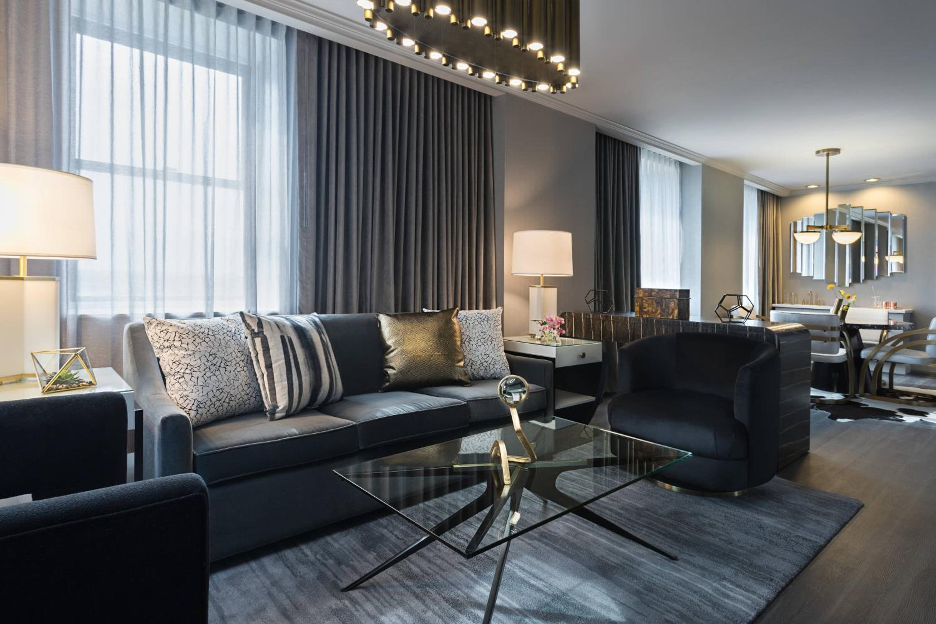 One-Bedroom Large Queen Suite with Sofa Bed and River View