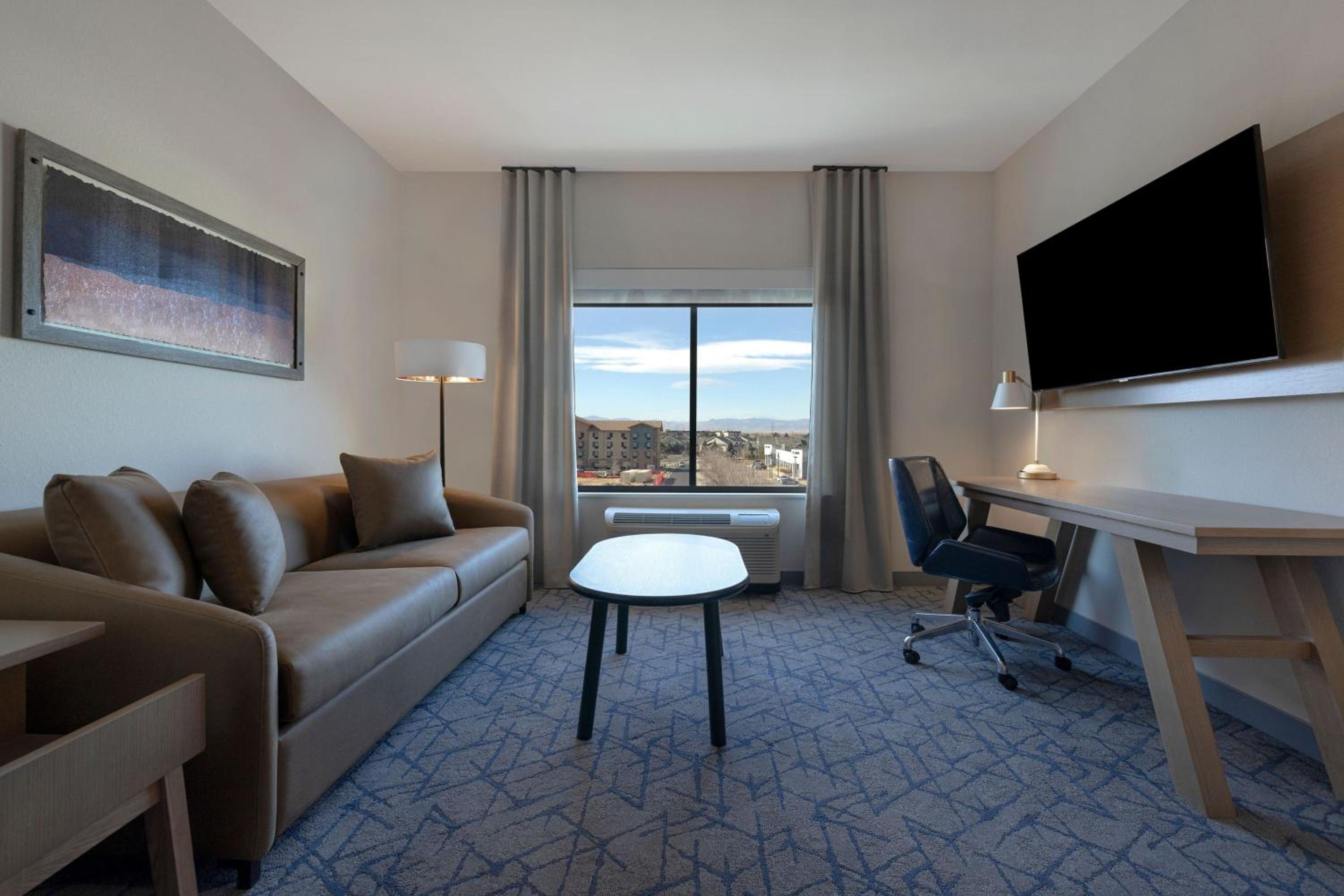 King Suite with Sofa Bed and City View - Photo 2
