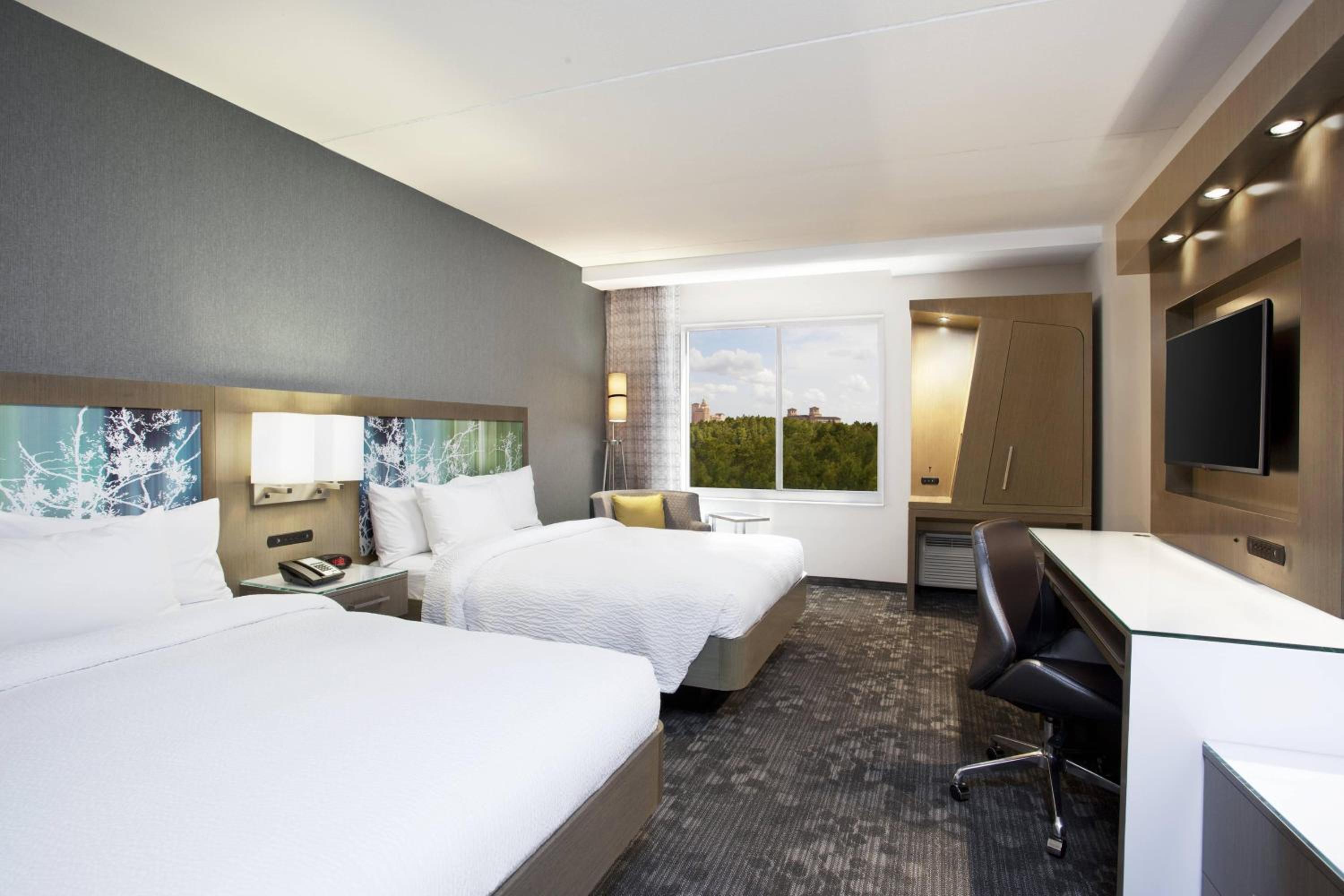 Queen Room with Two Queen Beds - Hearing Accessible