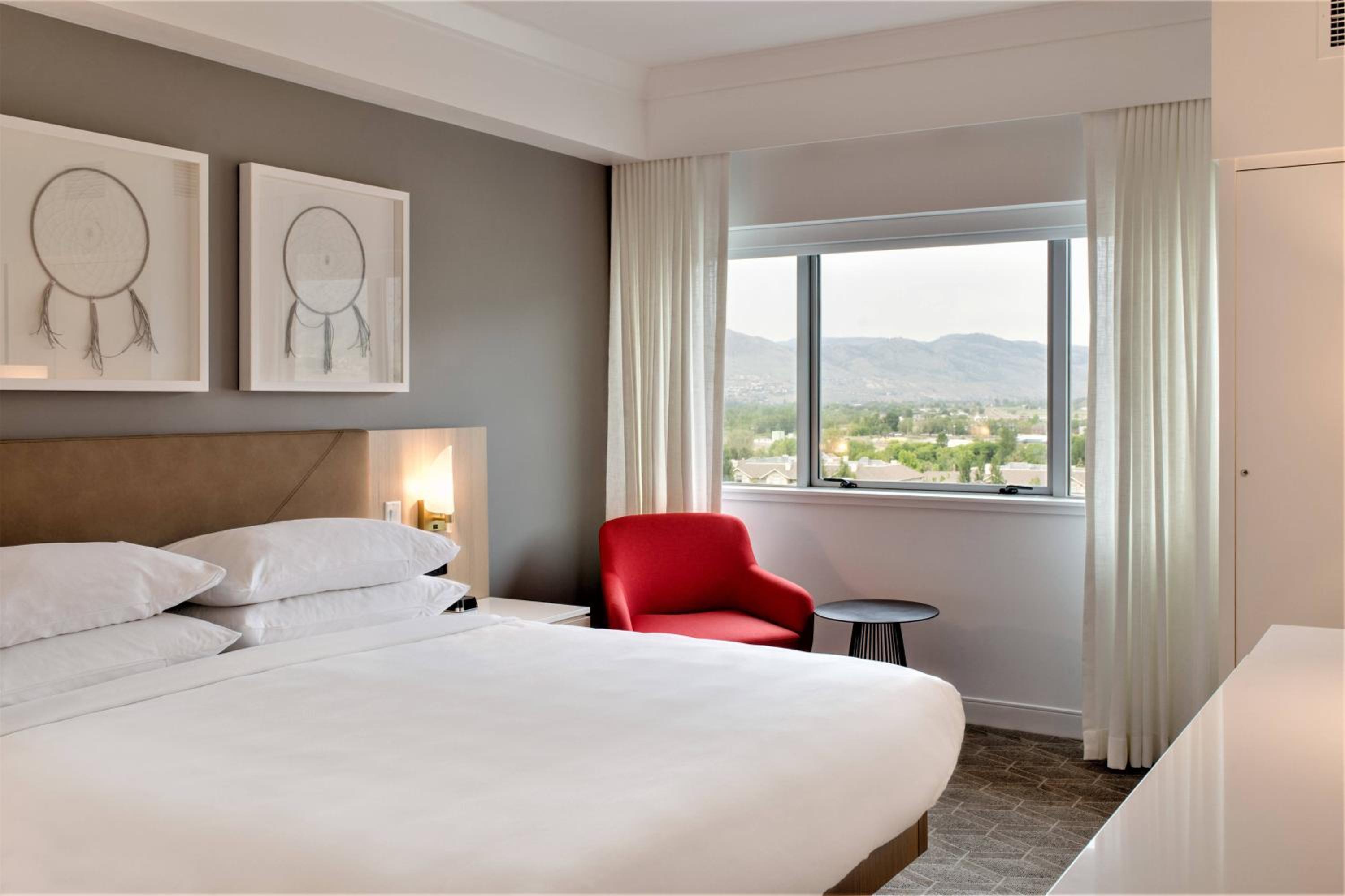 Guest Room, 1 King - Photo 3