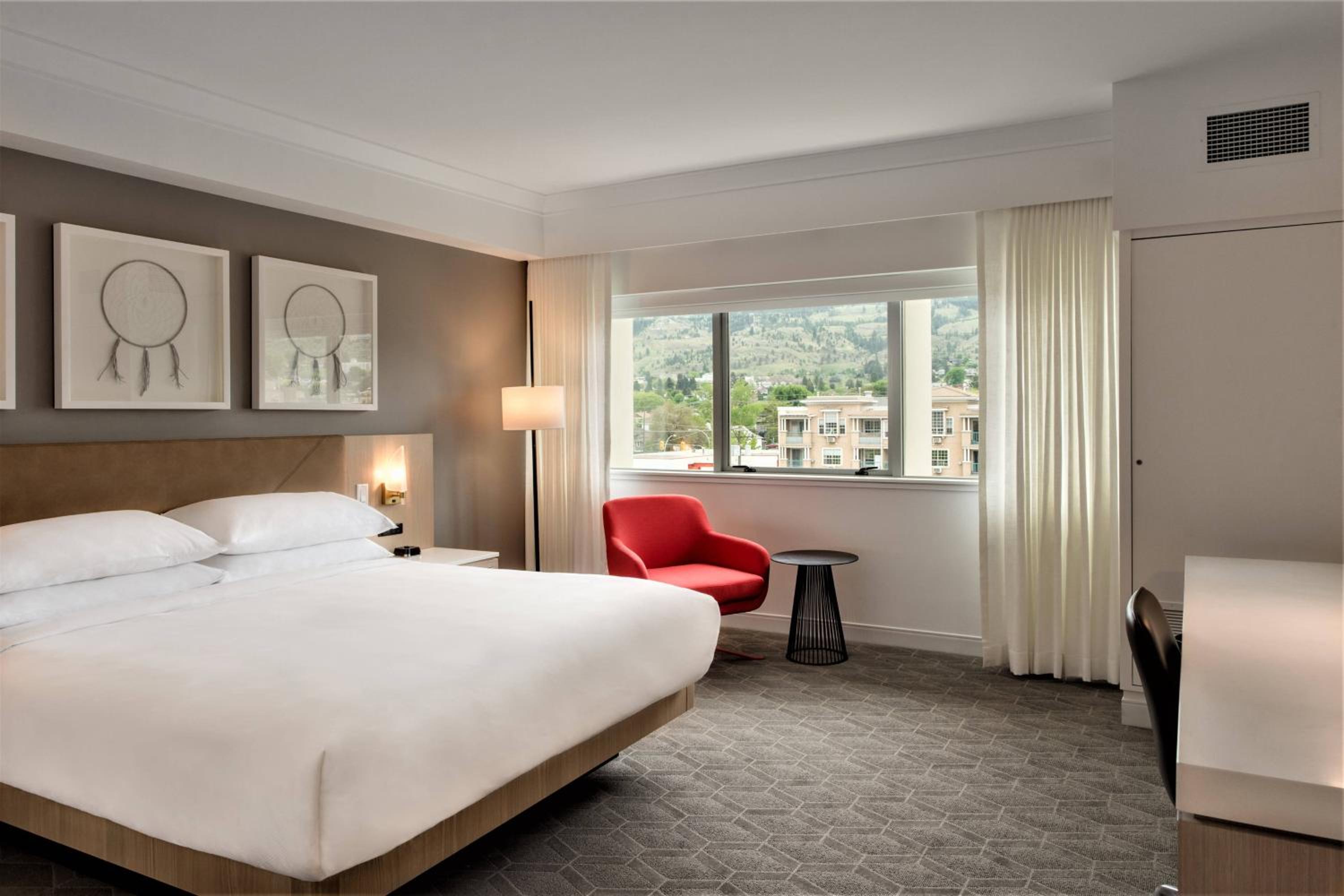 Larger Guest room, 1 King, City view, Top floor - Photo 1