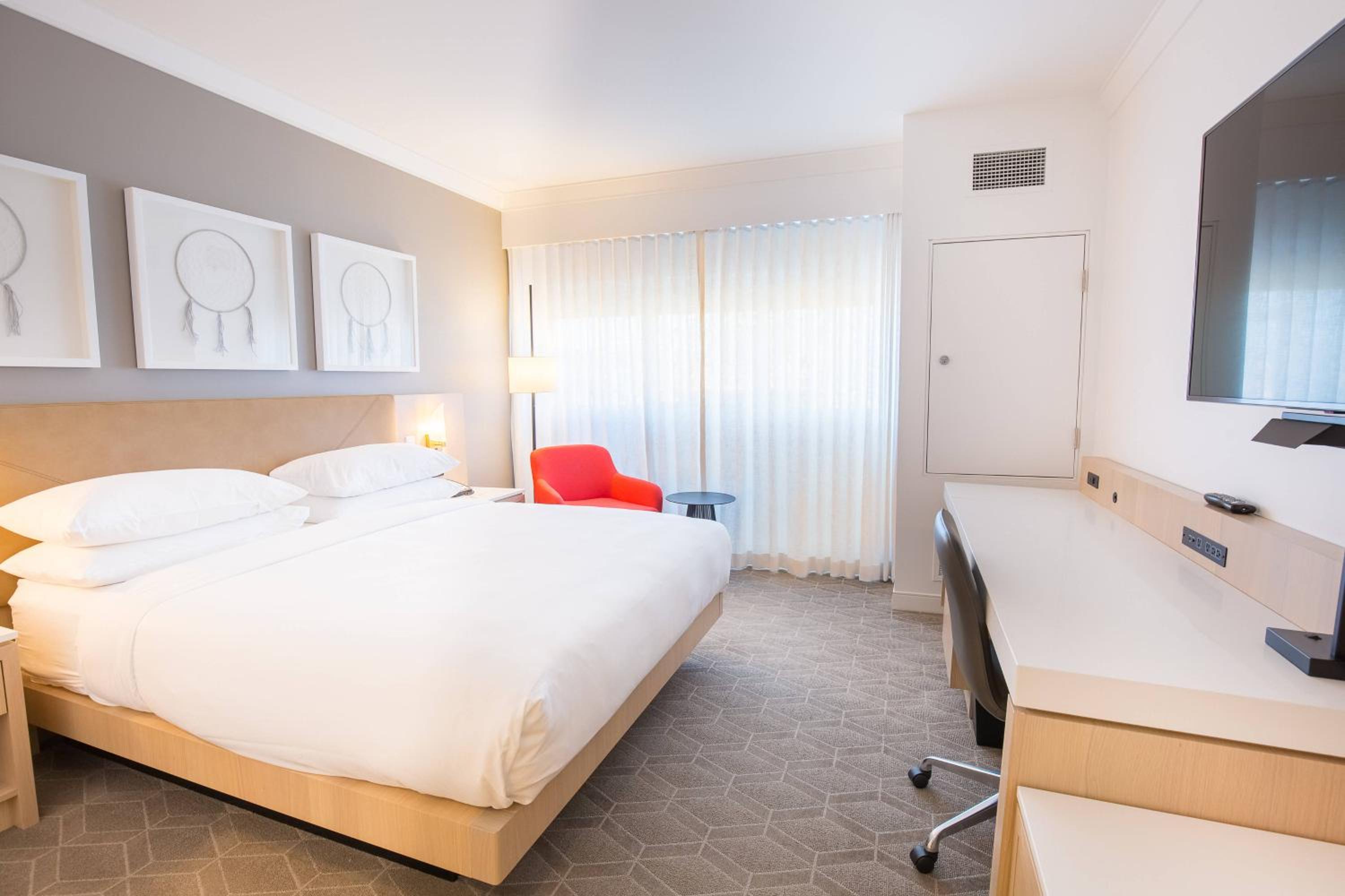 Guest Room, 1 King - Photo 1