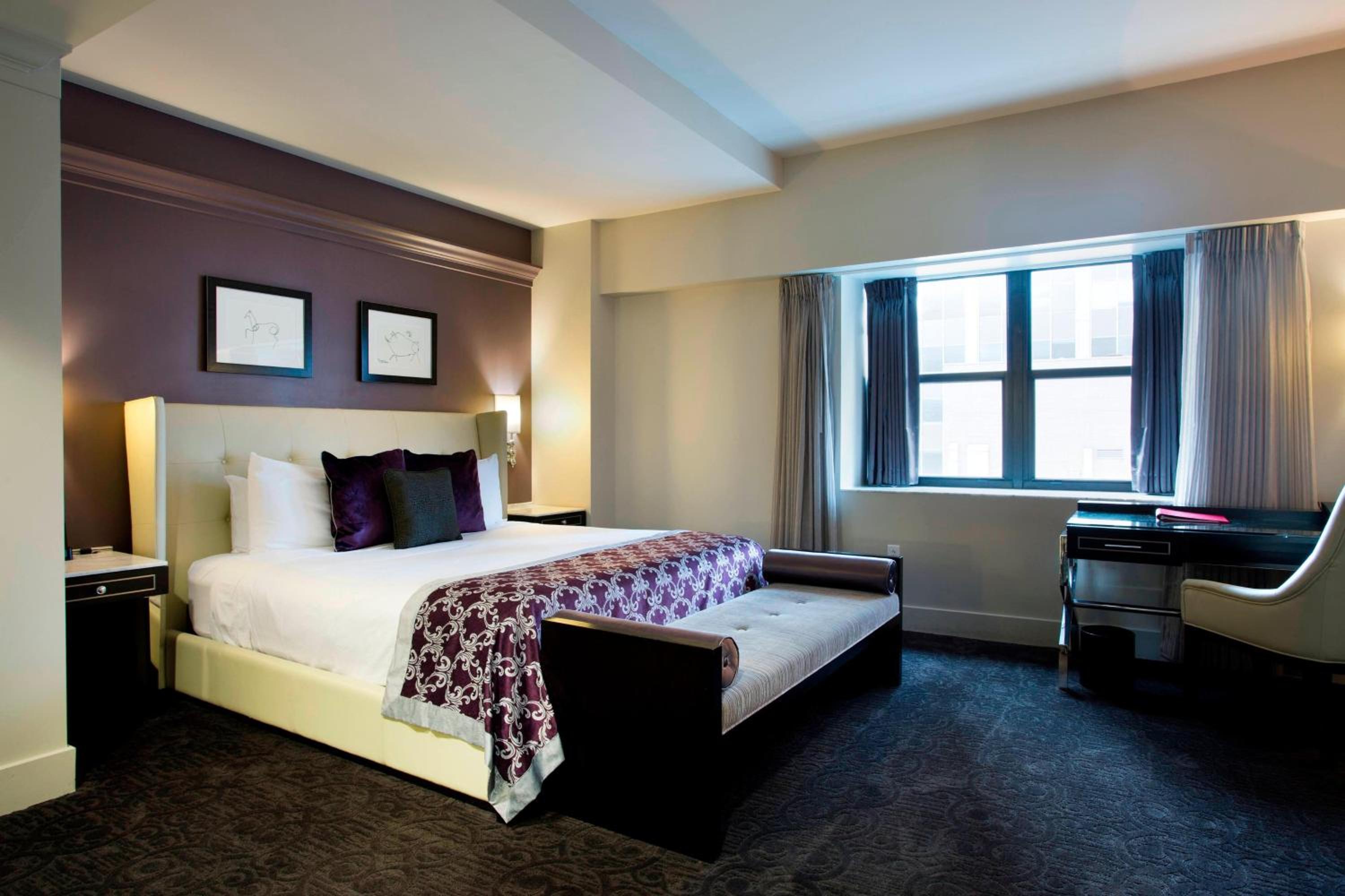 Deluxe King Room - Photo 2