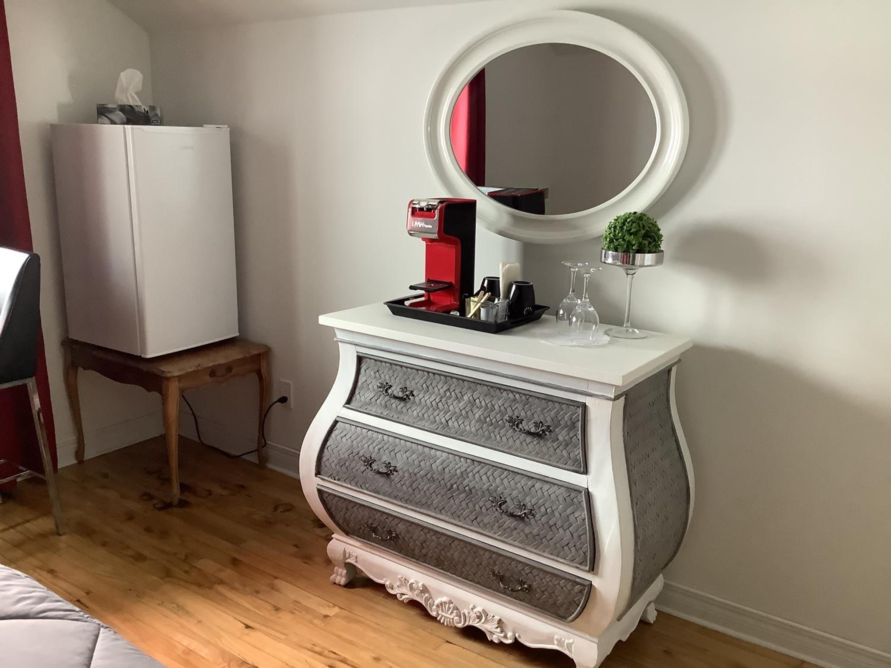 Queen Room photo 1