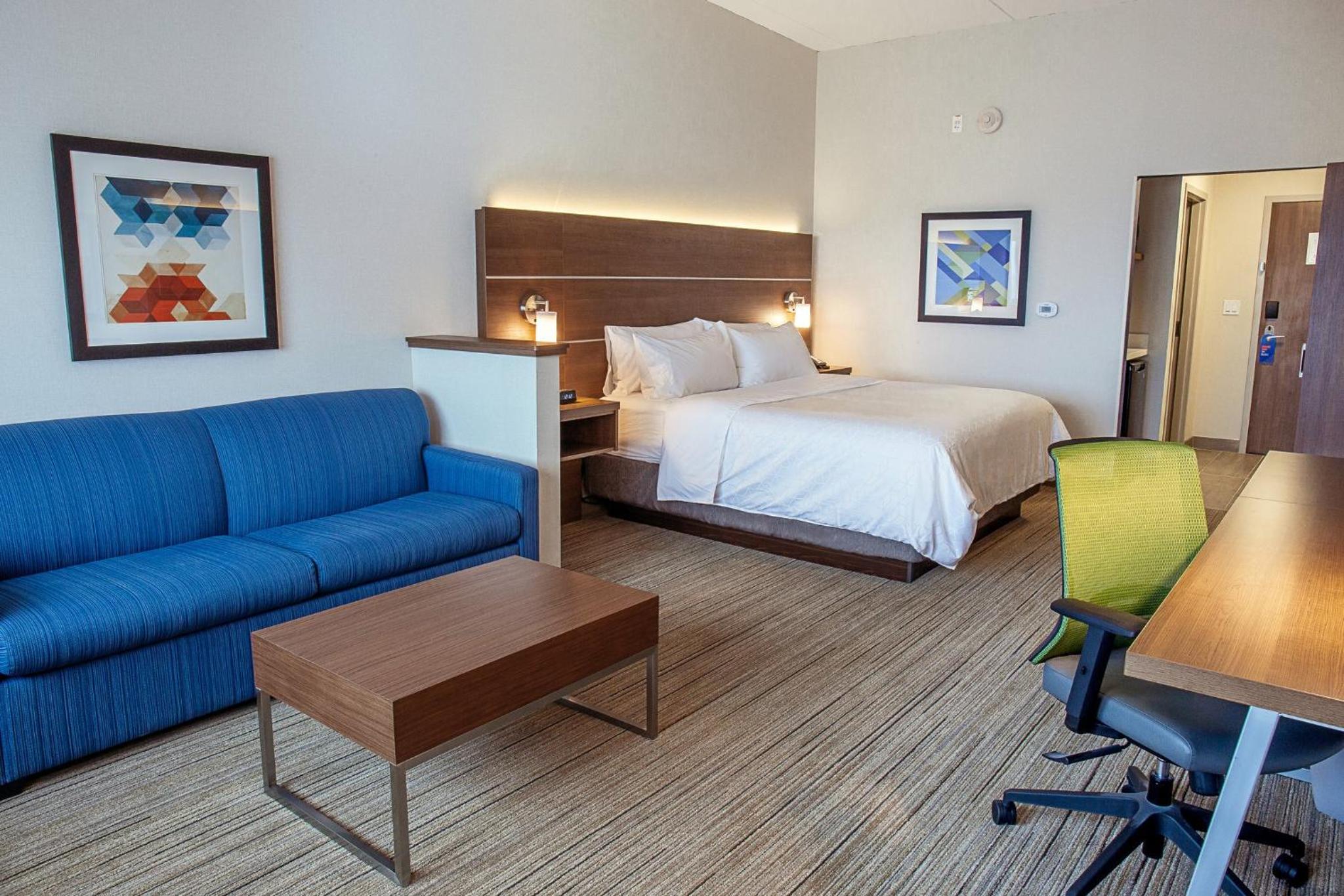 King Suite - Photo 3