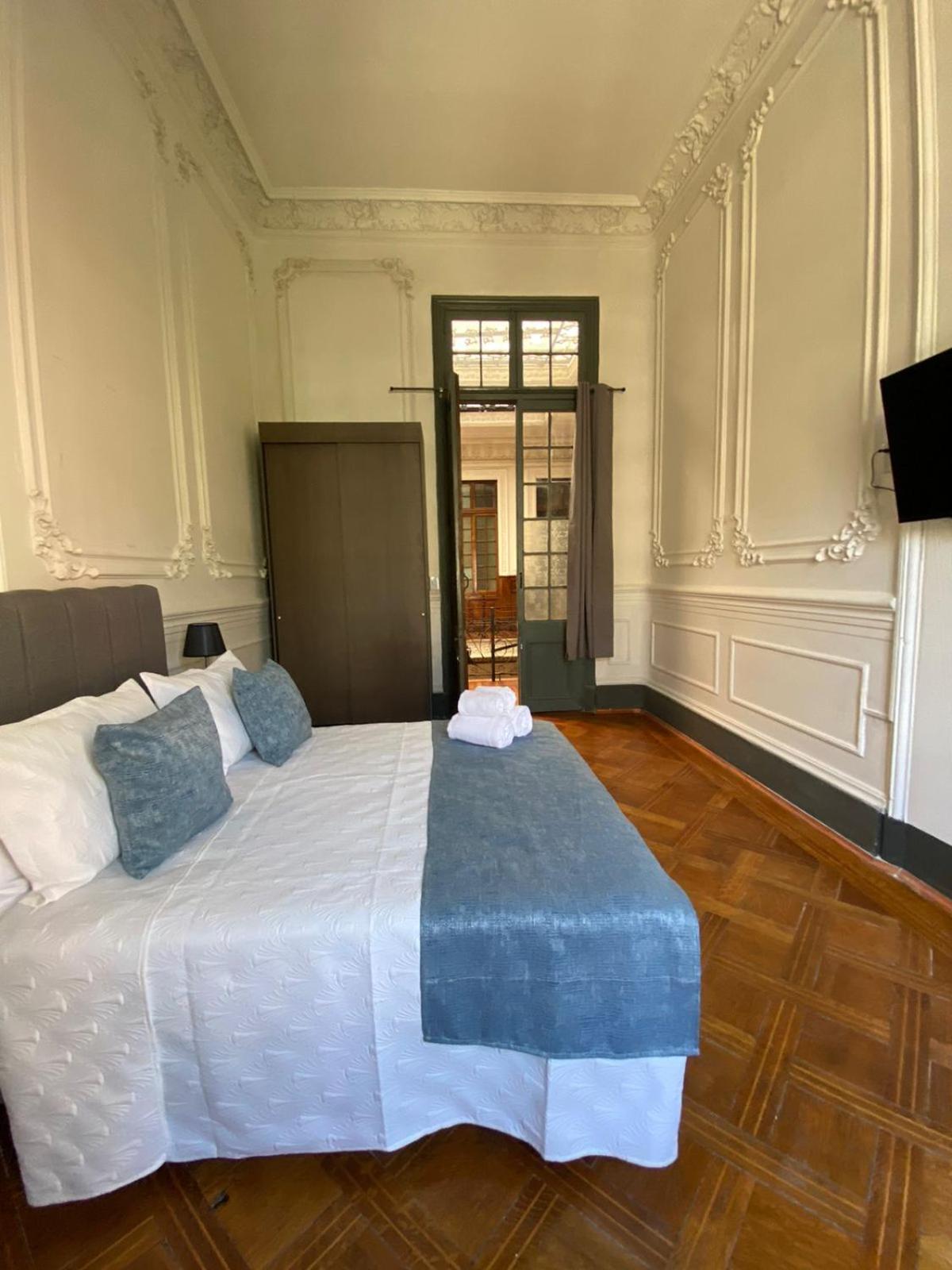 Double Room with Shared Bathroom photo 3