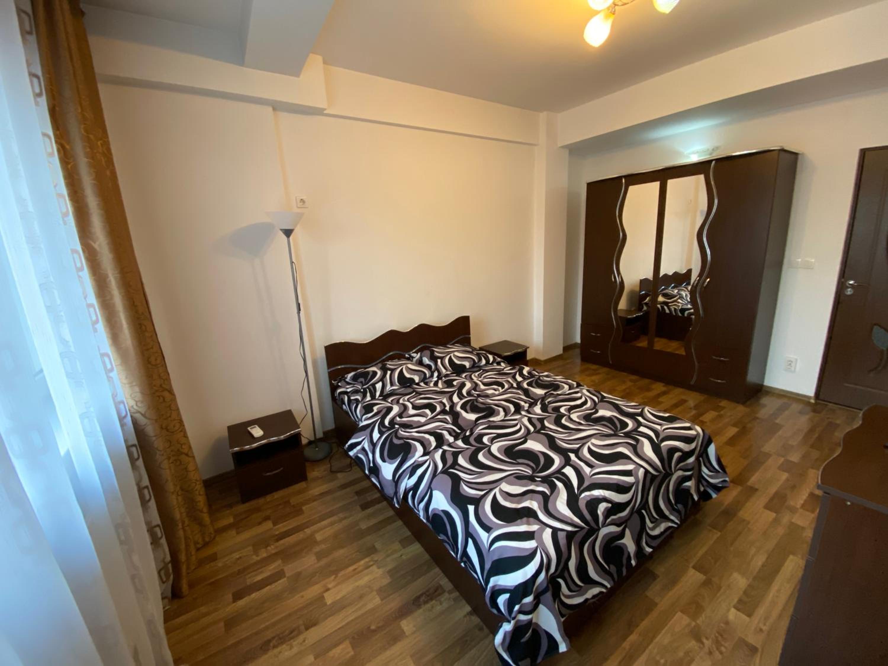 One-Bedroom Apartment - Photo 1
