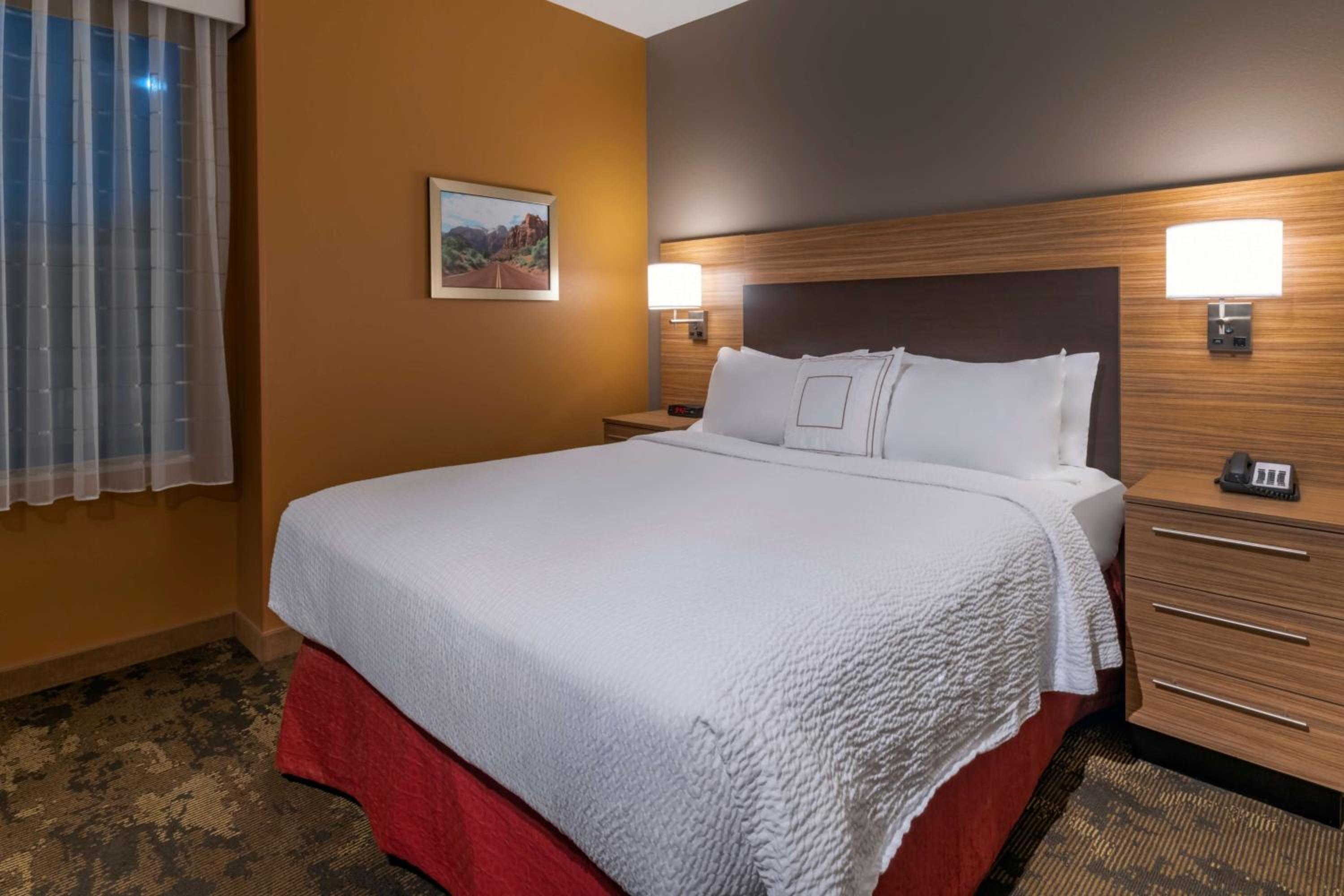 Two-Bedroom Suite photo 3