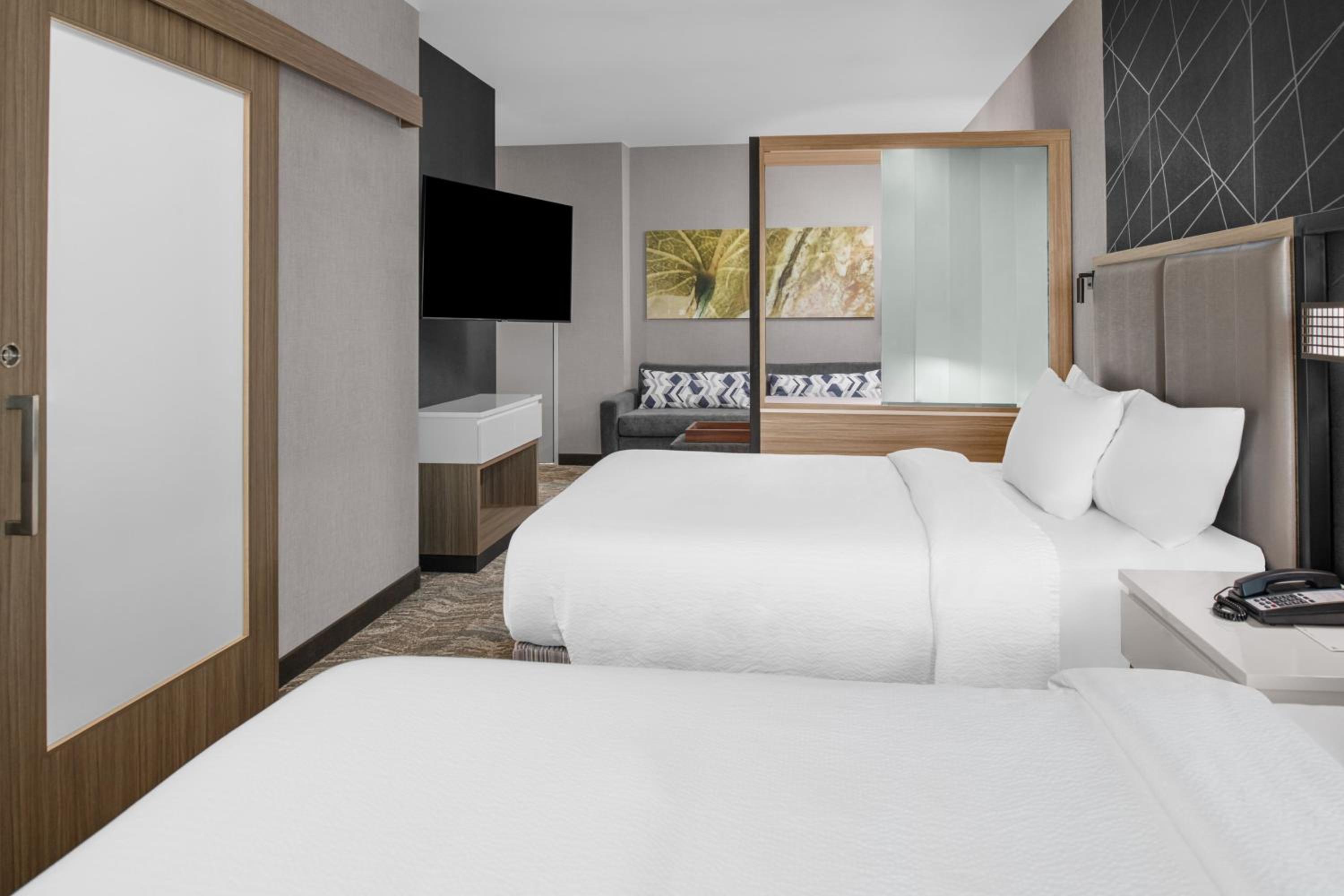 Suite with Two Queen Trundle Beds  - Photo 6