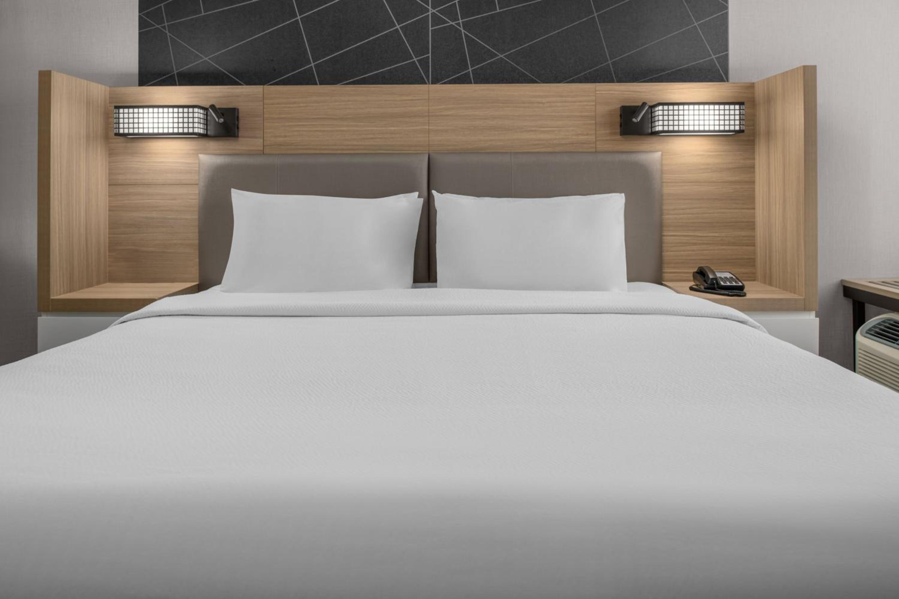 King Suite with Trundle Bed - Photo 12