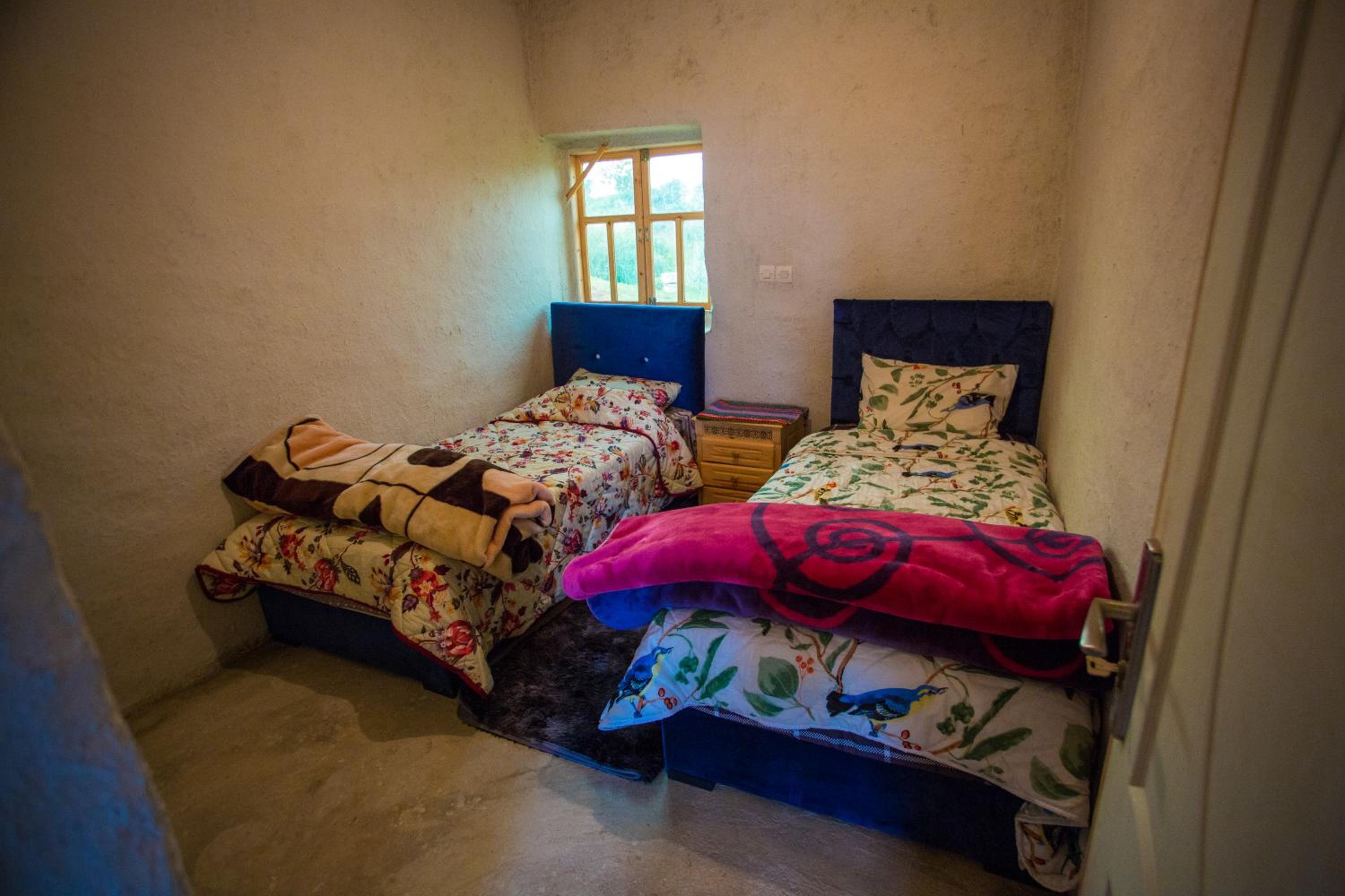 Twin Room with Lake View - Photo 26