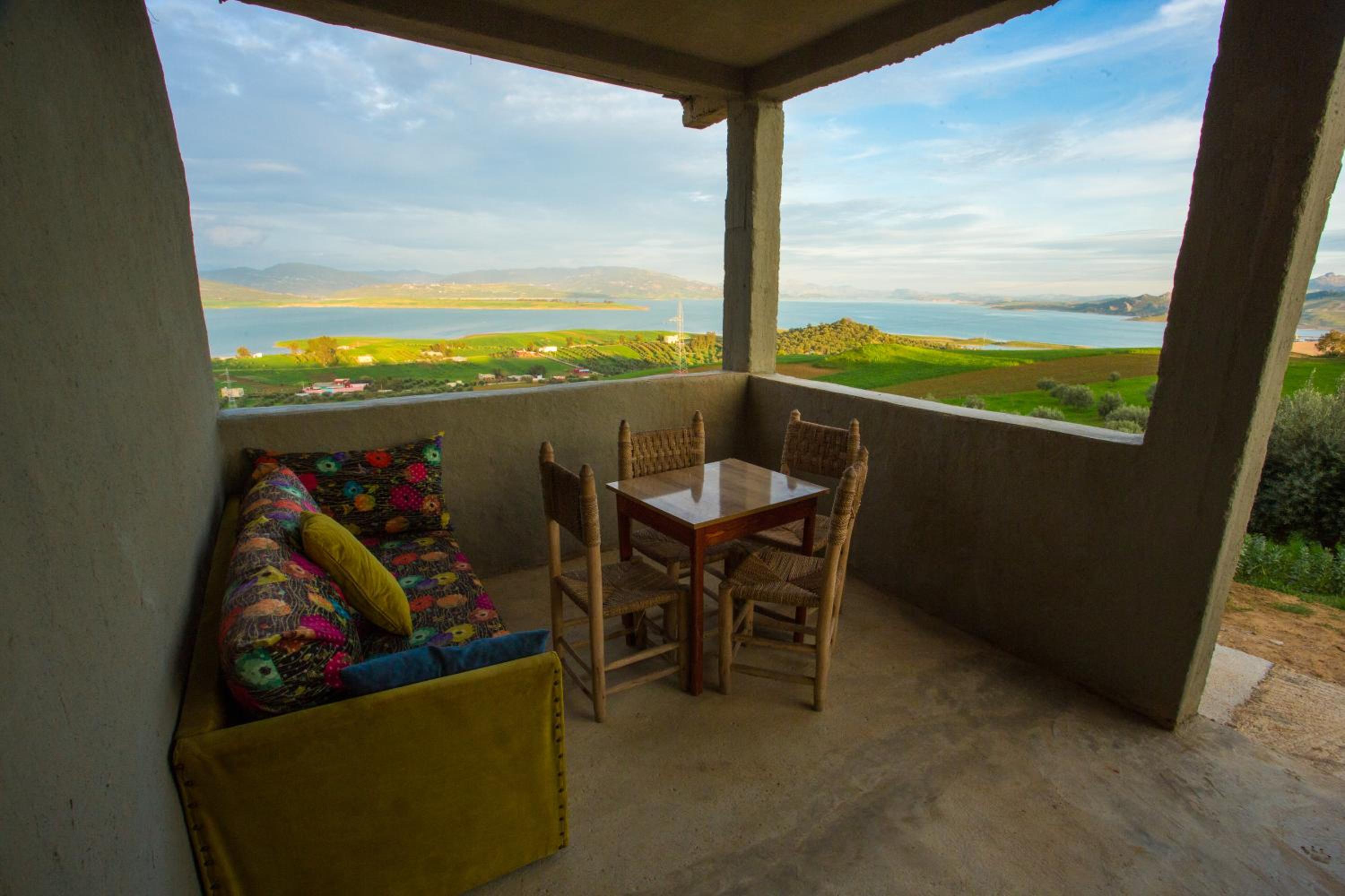 Twin Room with Lake View - Photo 27