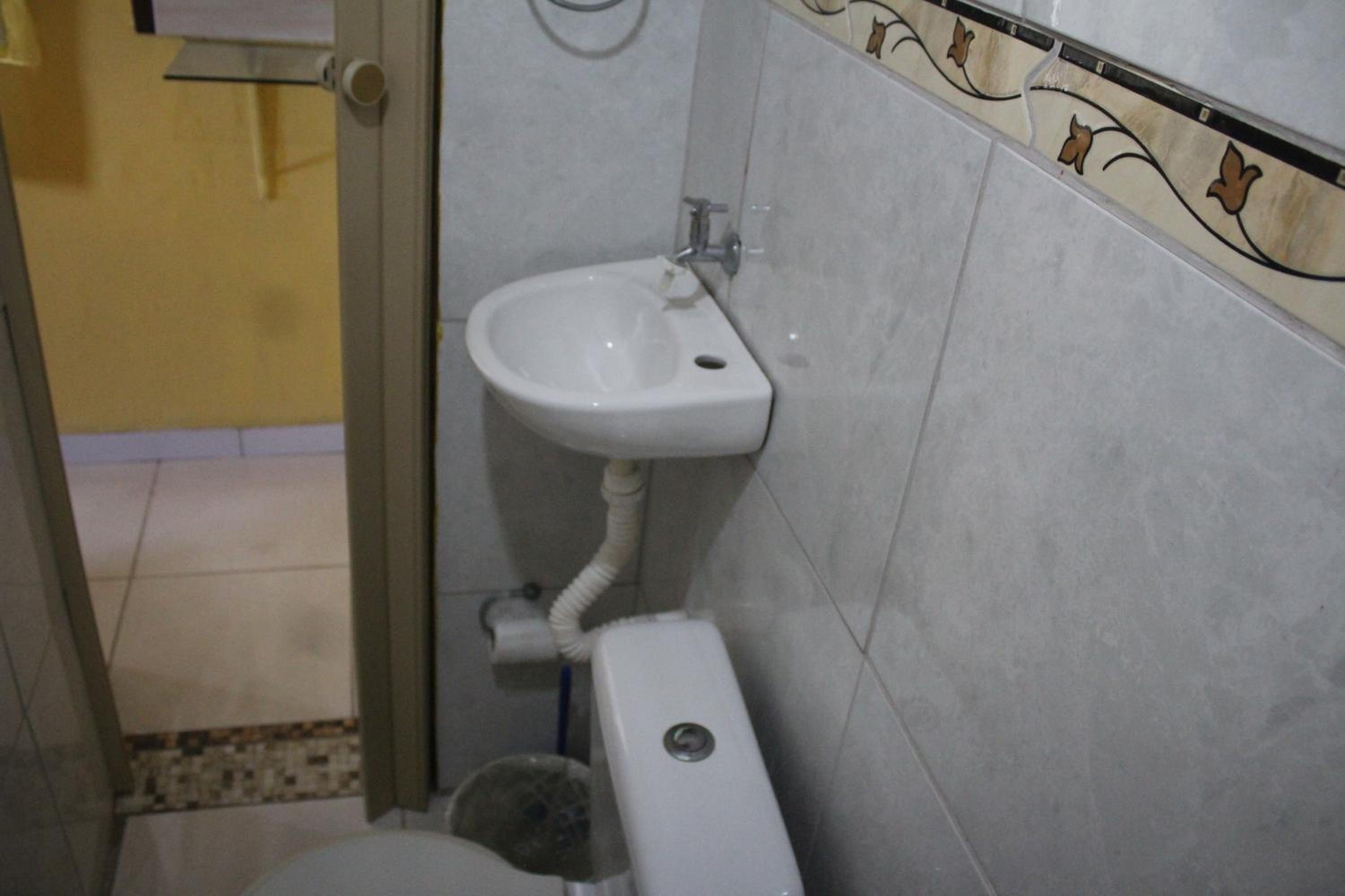 Double Room with Private Bathroom photo 3