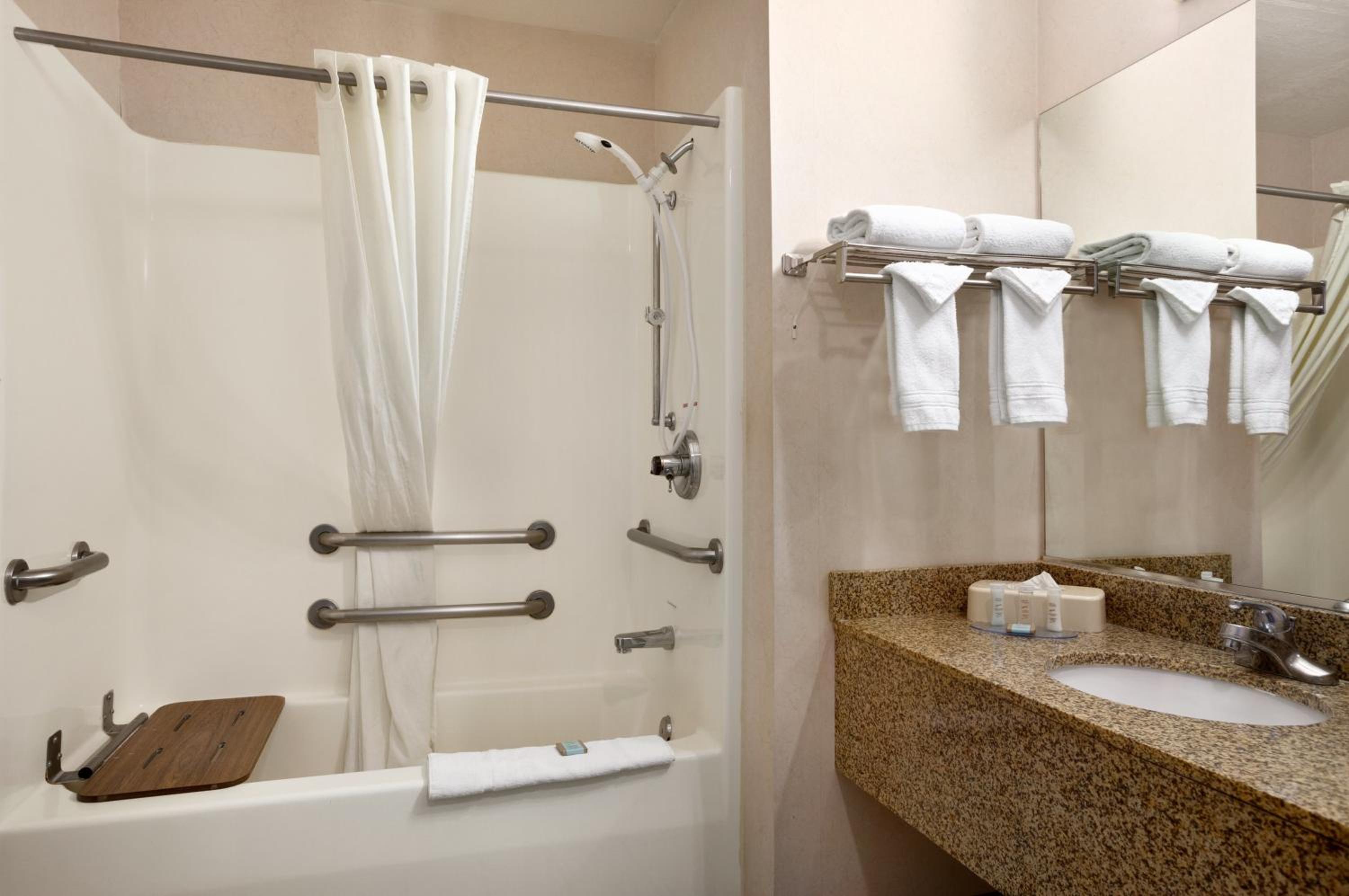 King Room - Mobility Accessible/Non-Smoking - Photo 5