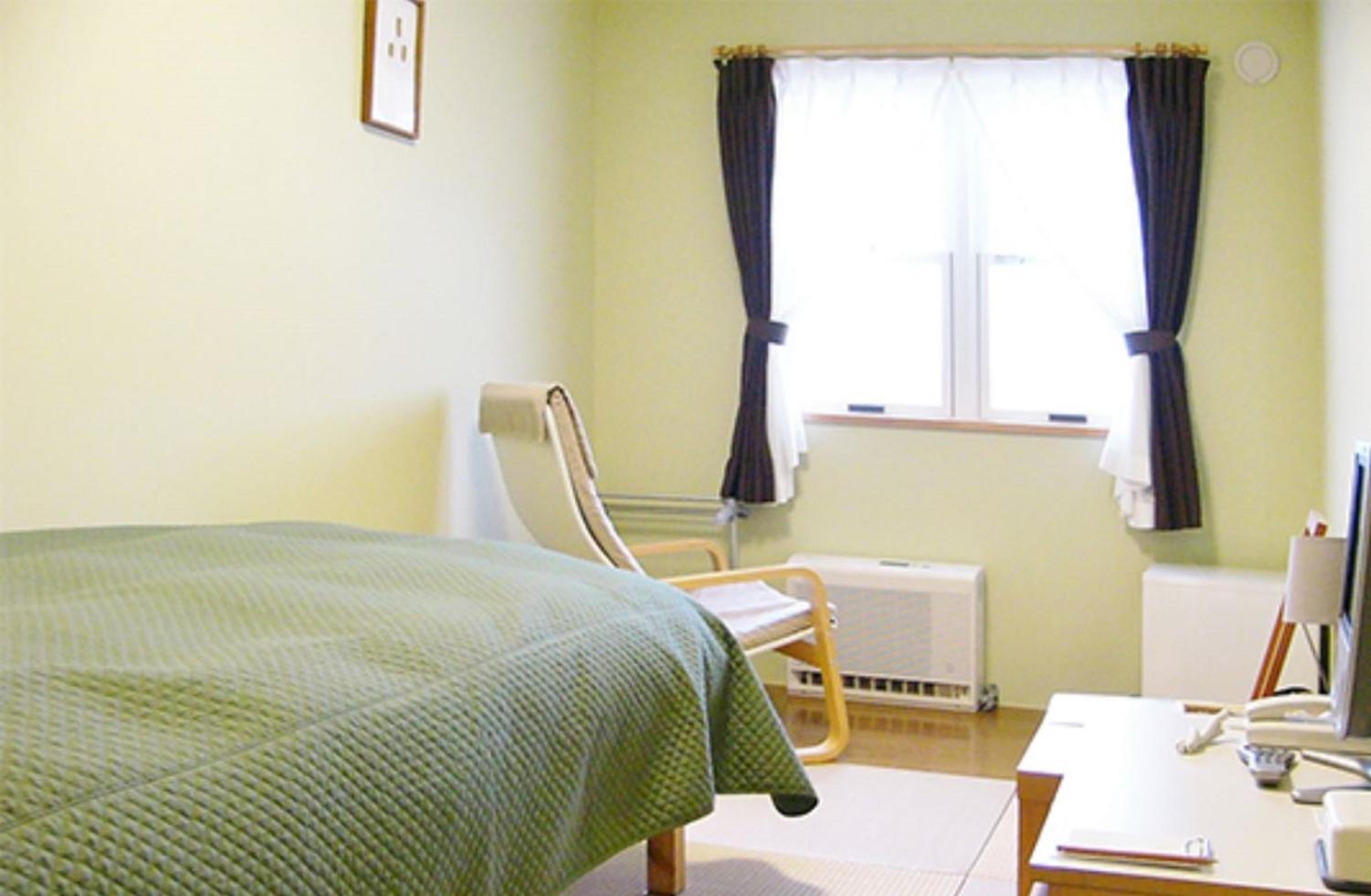 Single Room - Non-Smoking